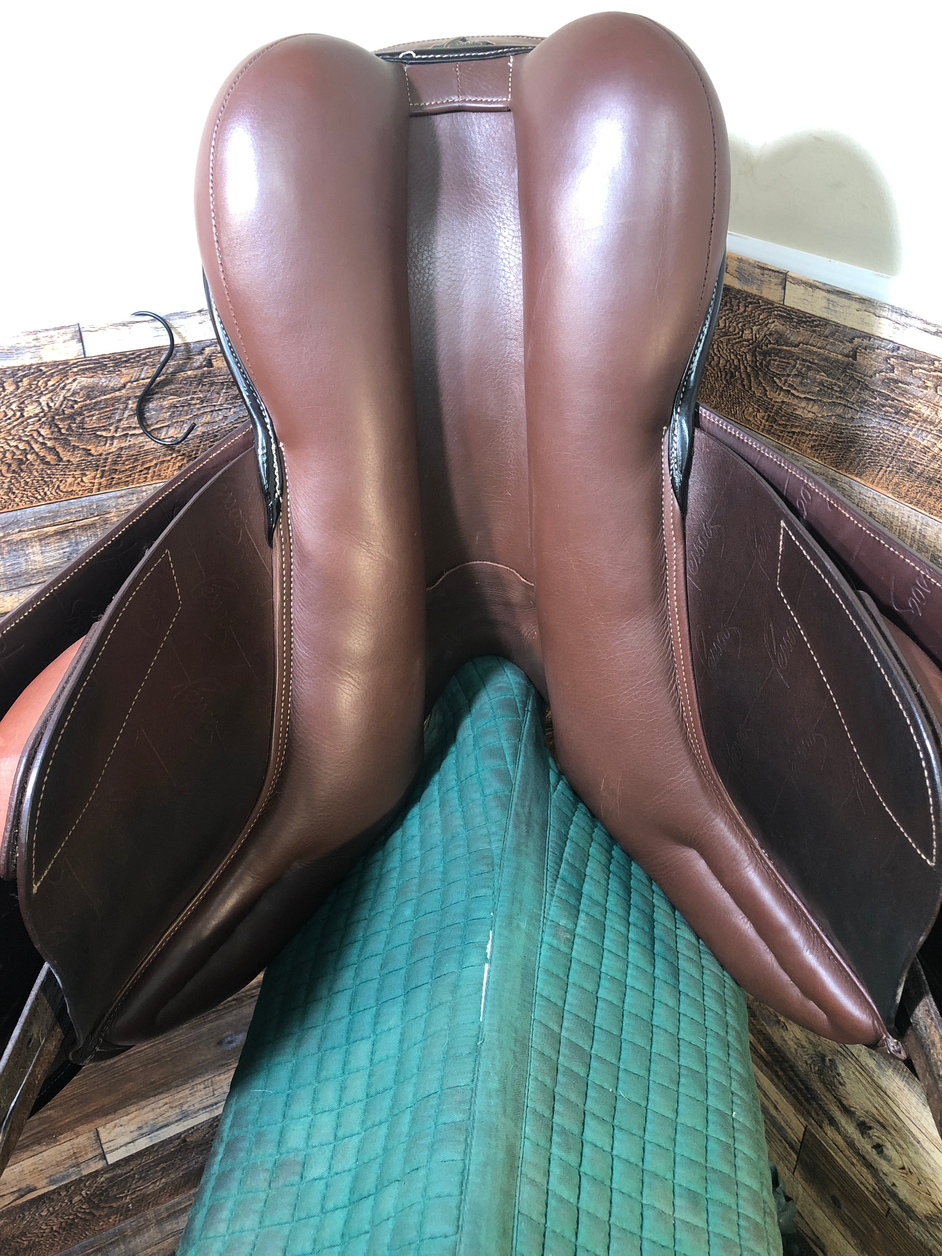 17.5" Pessoa Jump Saddle