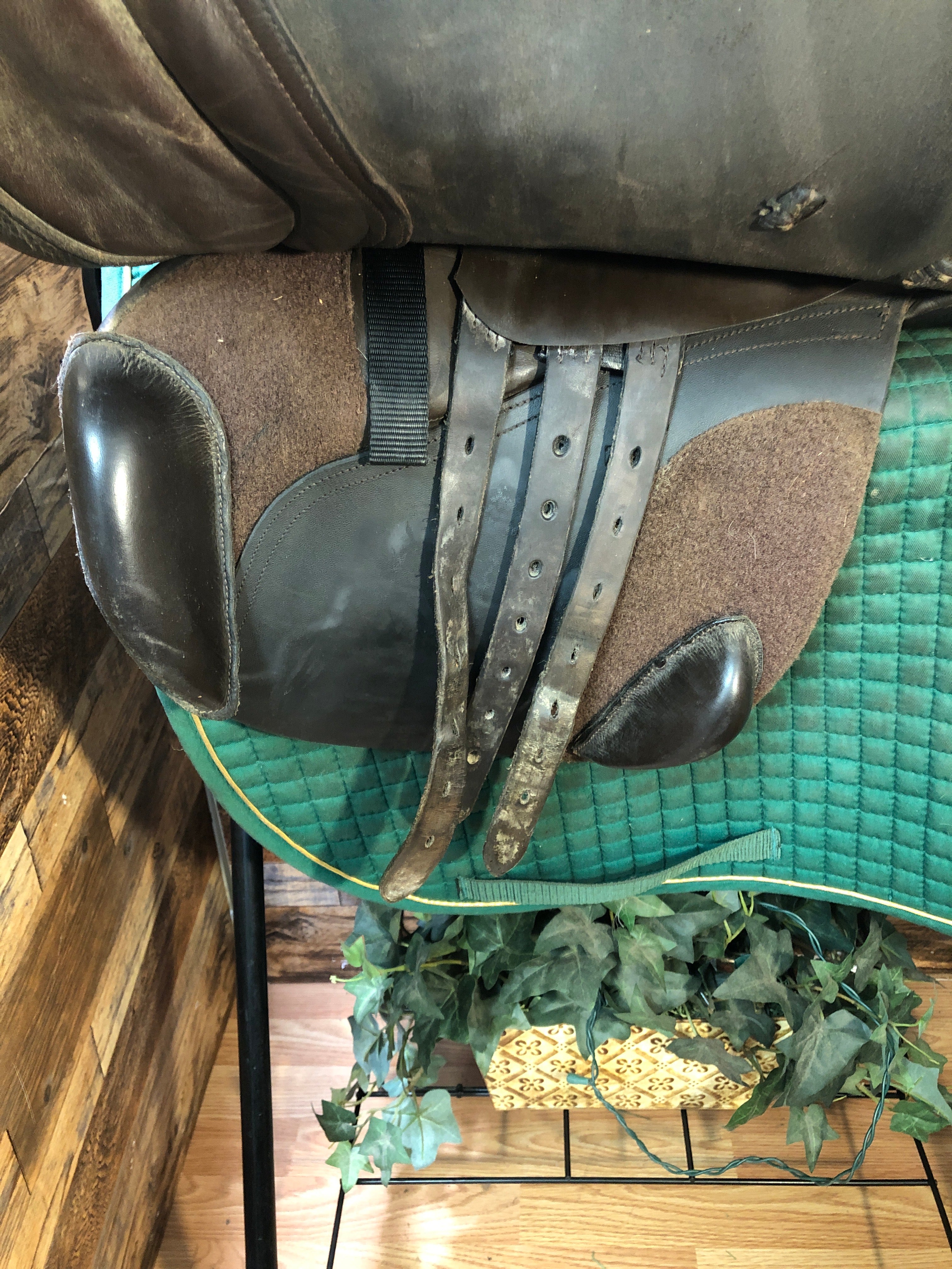 18" Hastilow Jump Saddle