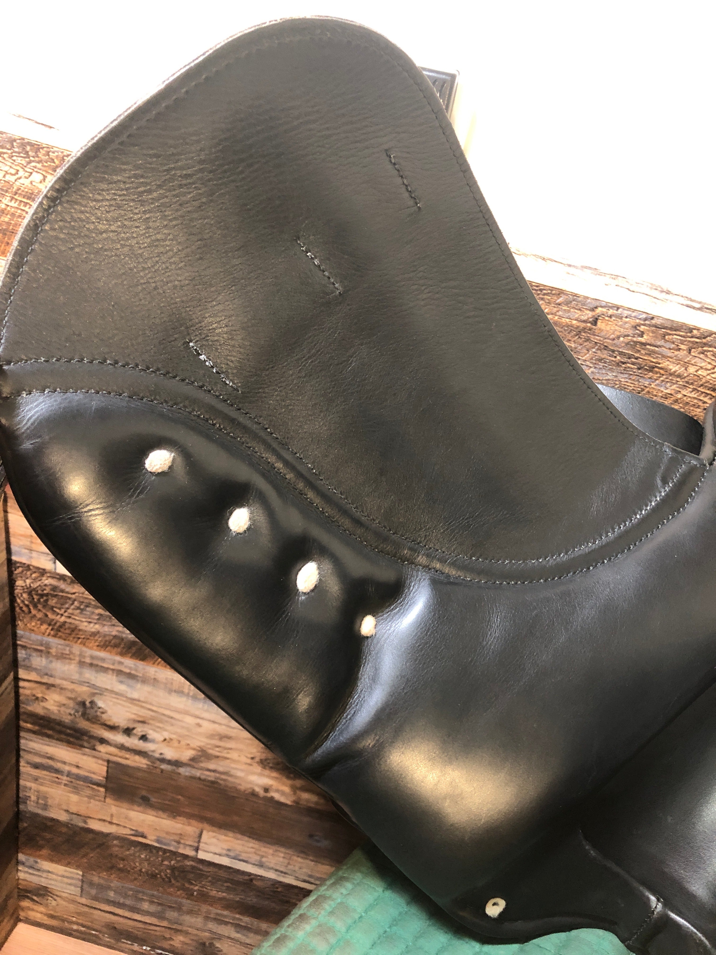 17.5" Albion Style Dressage 5.5" Tree/ 17" Flap