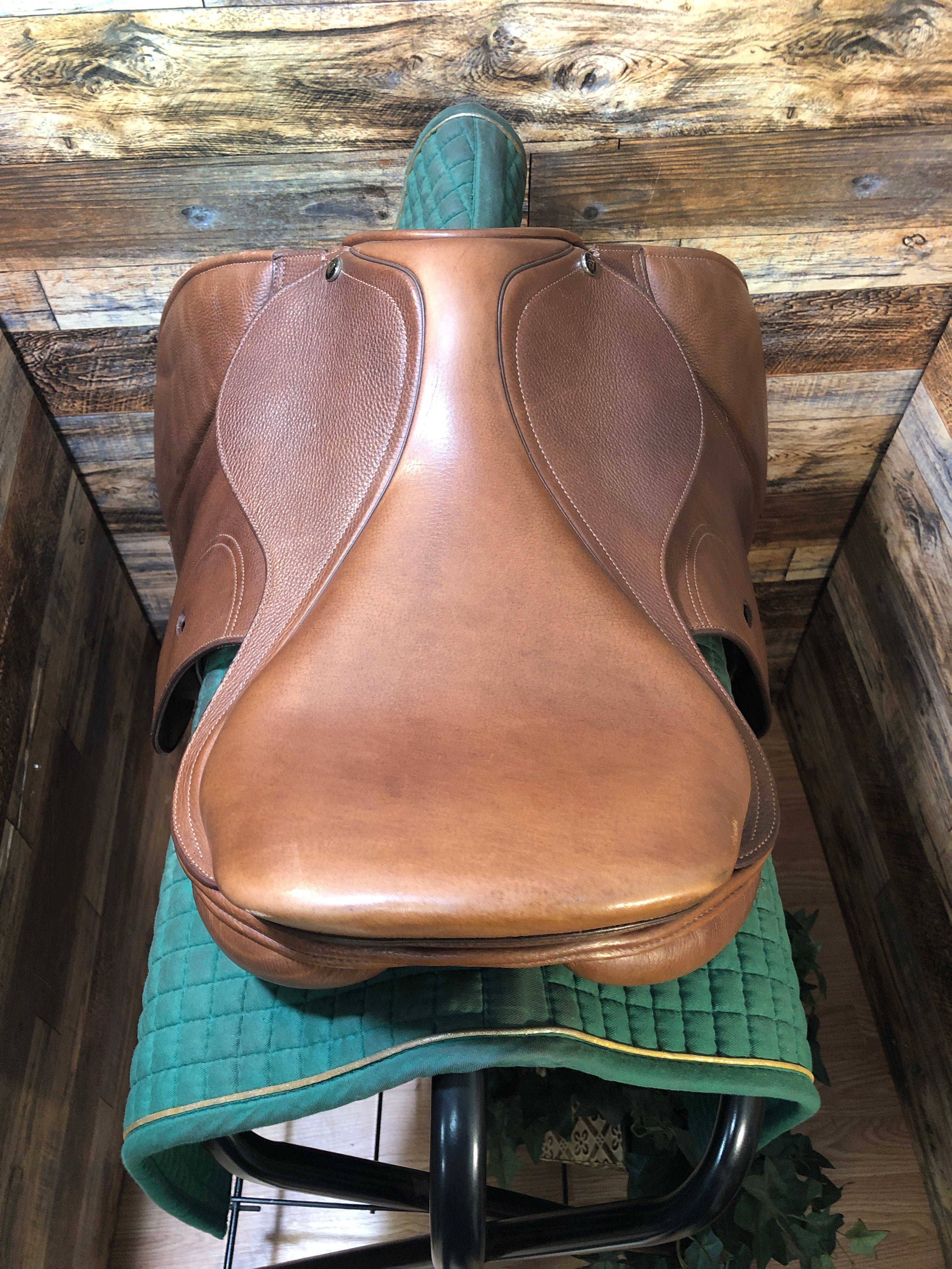 17" Ovation Close Contact Adjustable