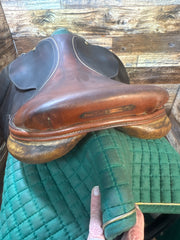 16" Collegiate Close Contact Saddle