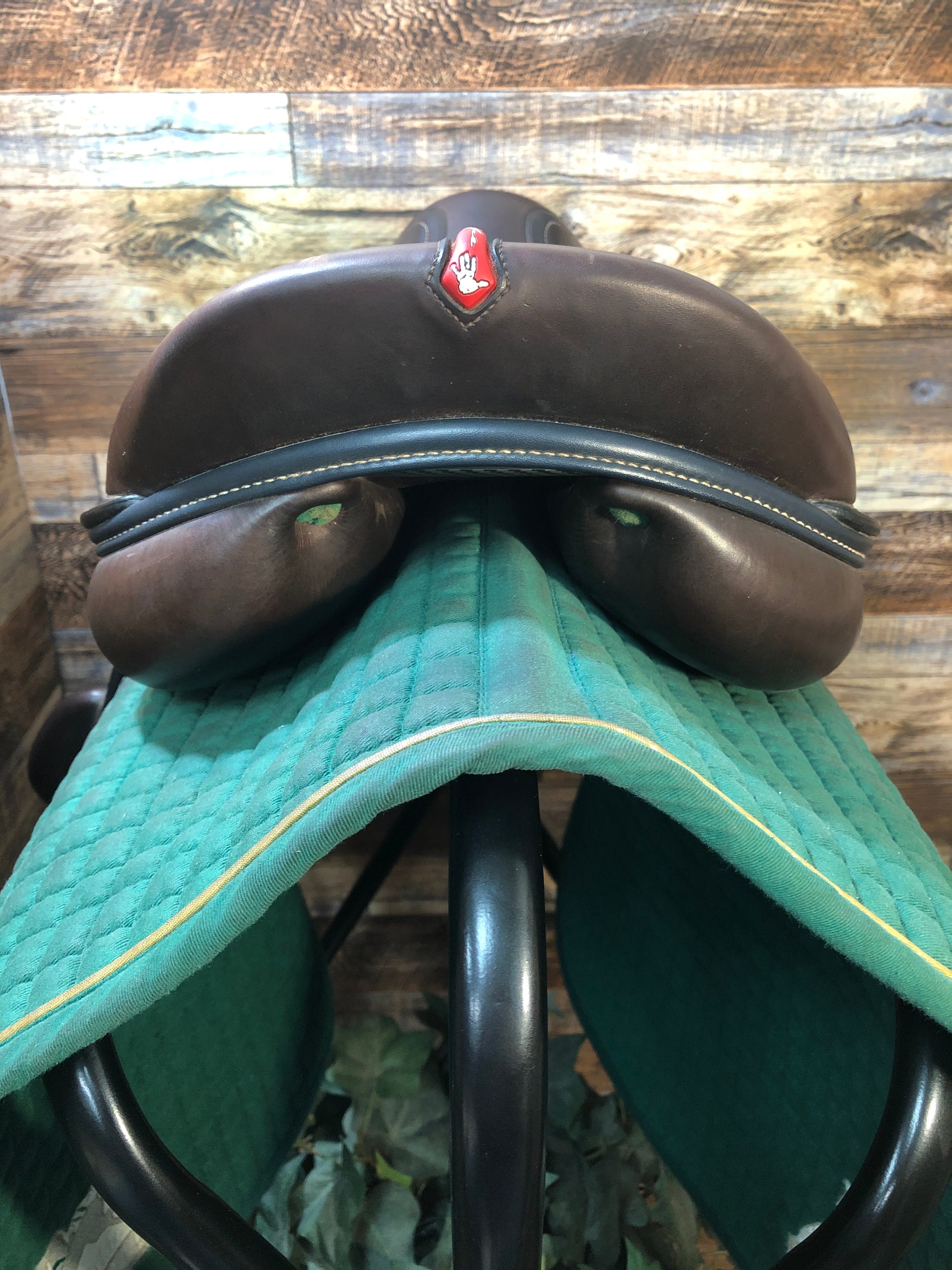 17.5" Equipe Monoflap Jump Saddle
