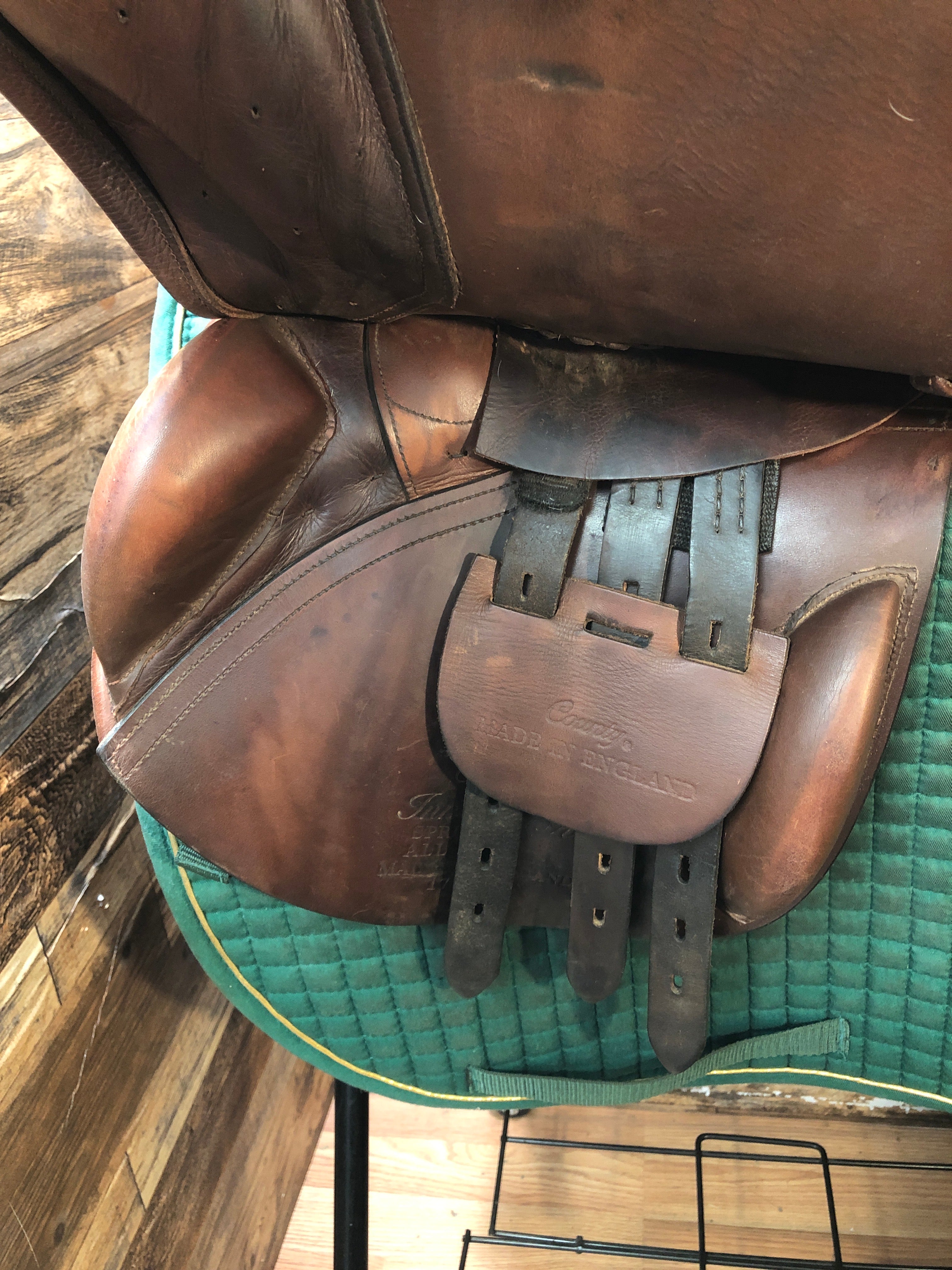 17.5" County Innovation Close Contact