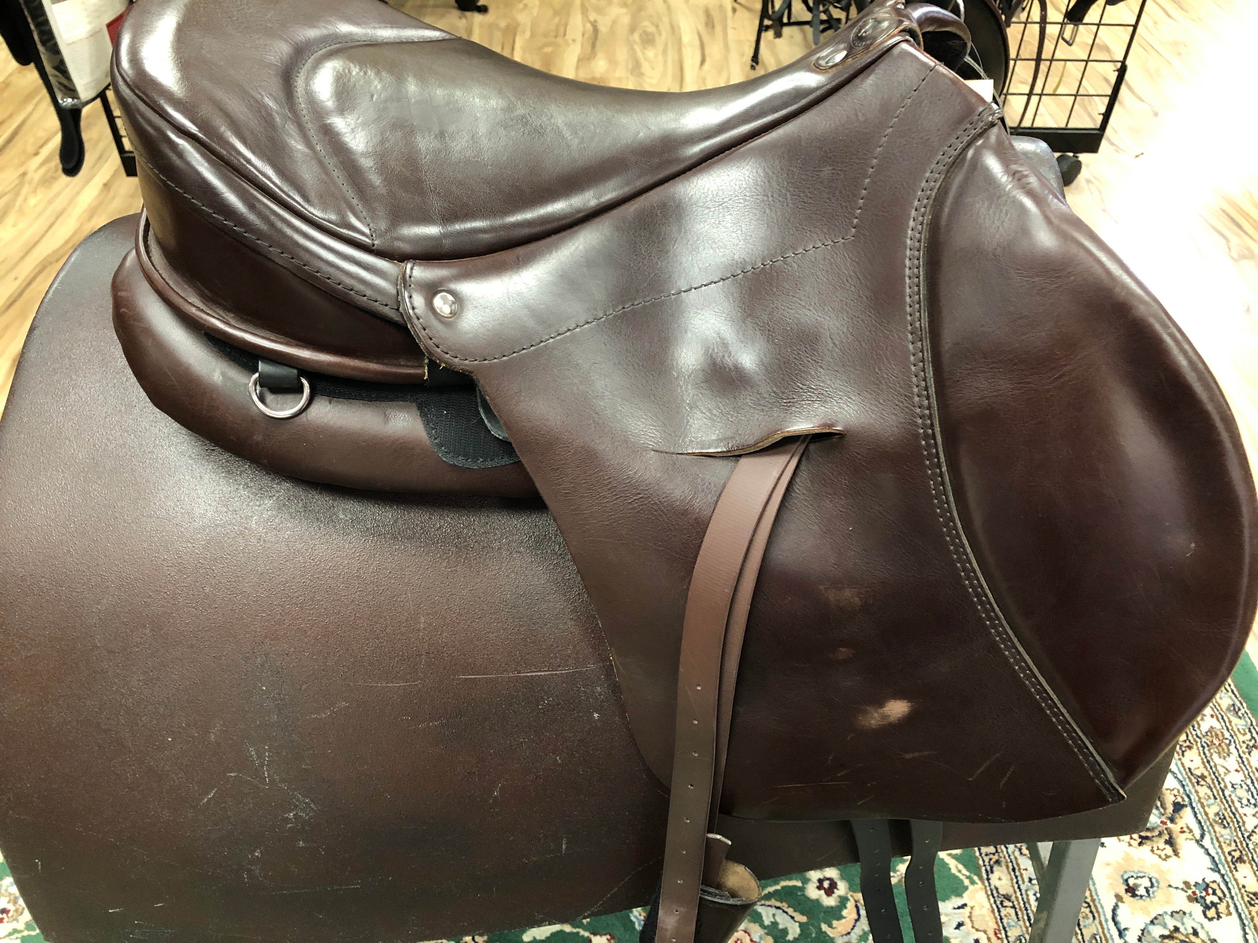 16" Medium Ghost Saddle