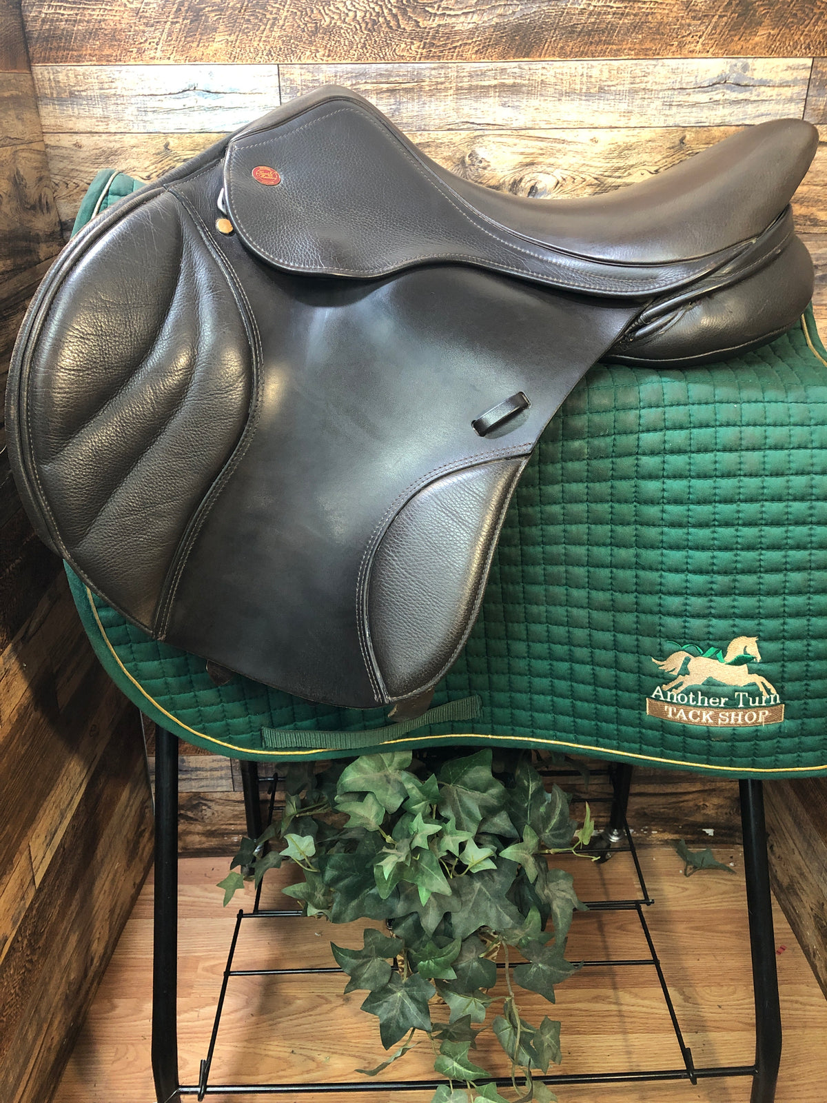 17.5" Kent & Masters MJJ Jump Saddle