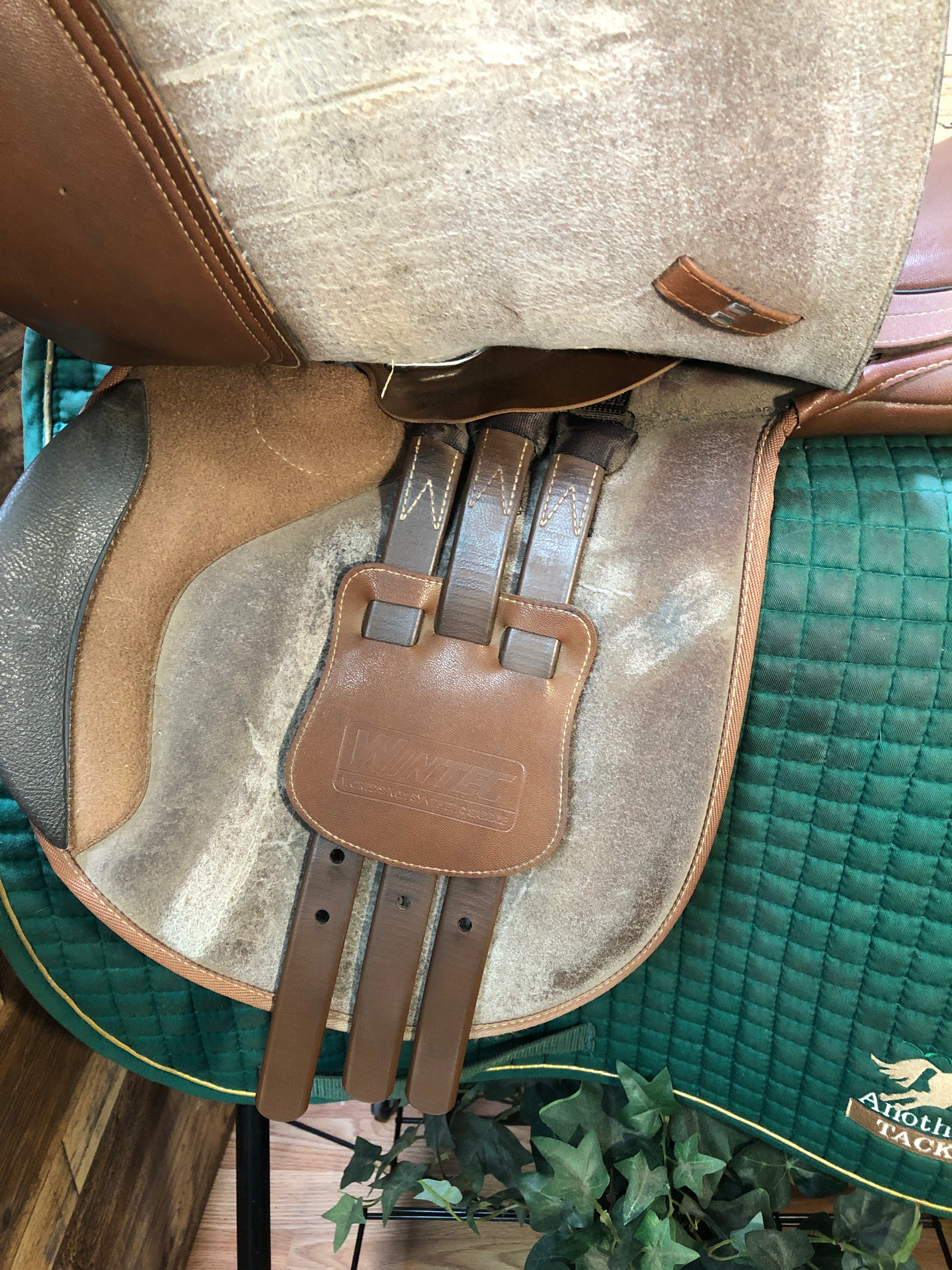 17" Wintec Close Contact Saddle