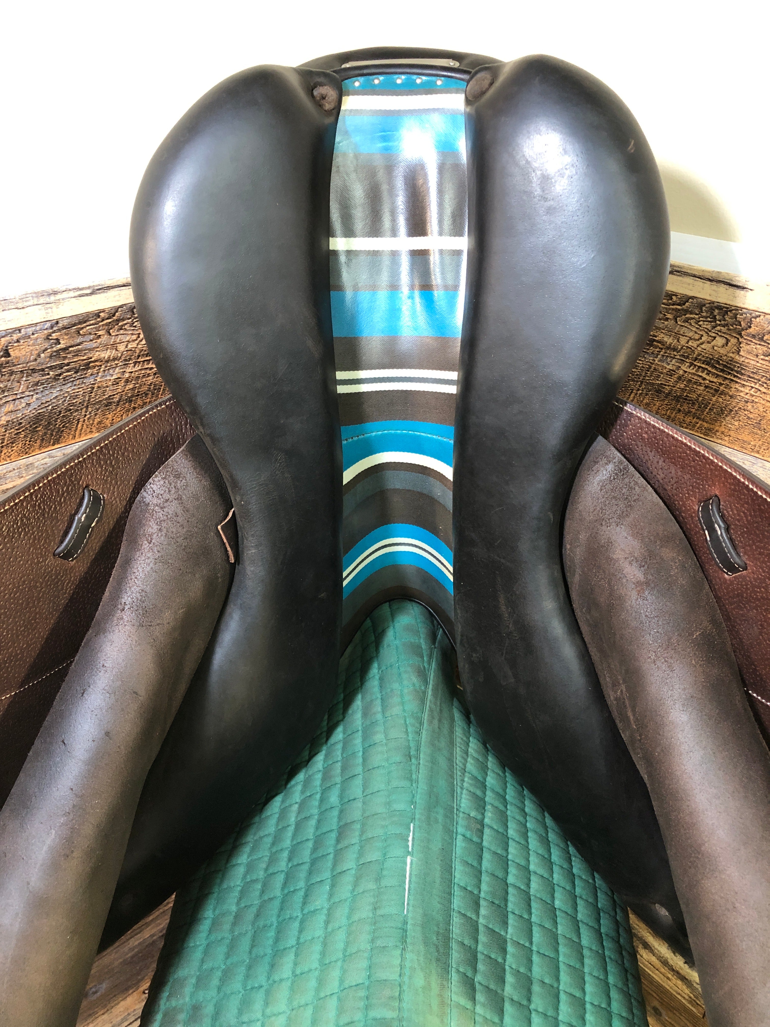 17" Voltaire Palm Beach Jump Saddle