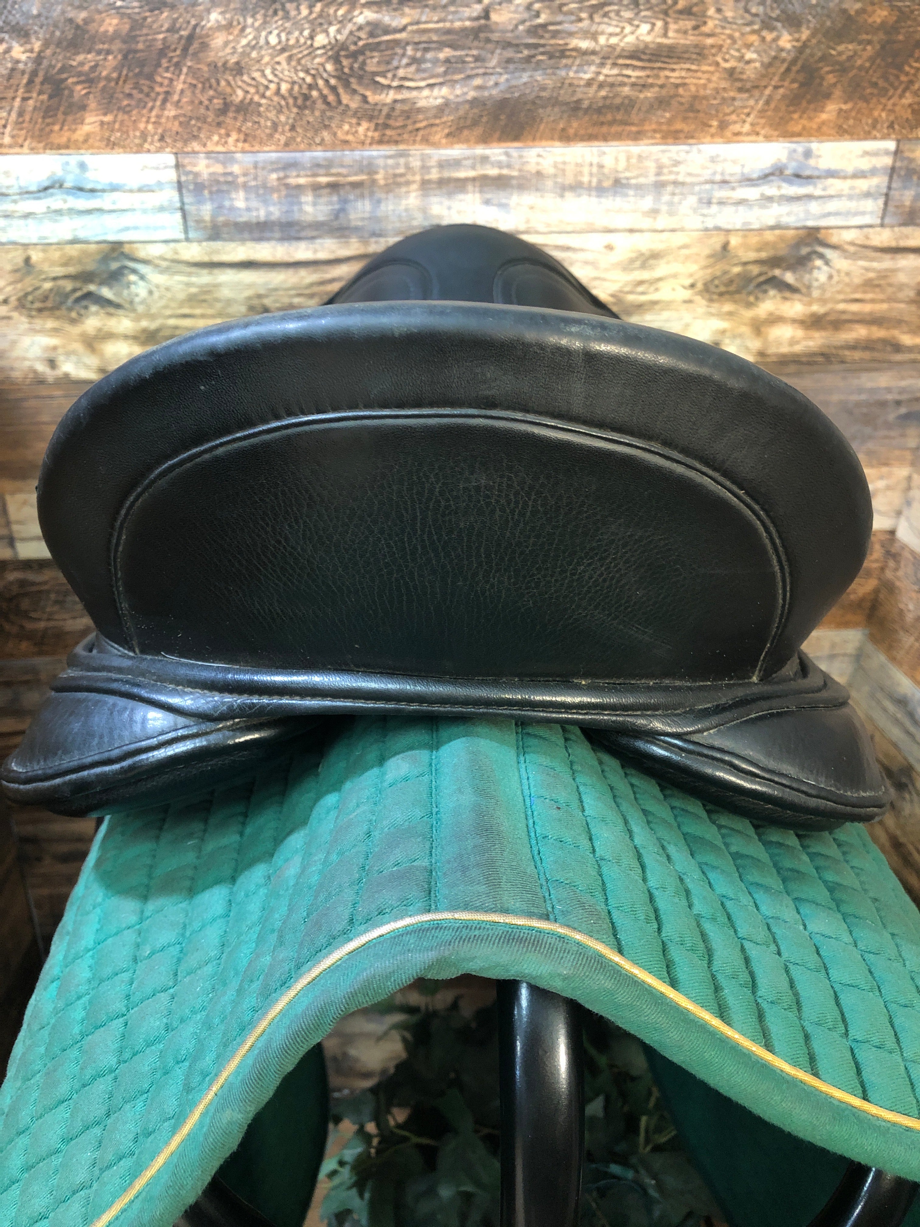 17.5" Schleese Continuum Dressage Saddle