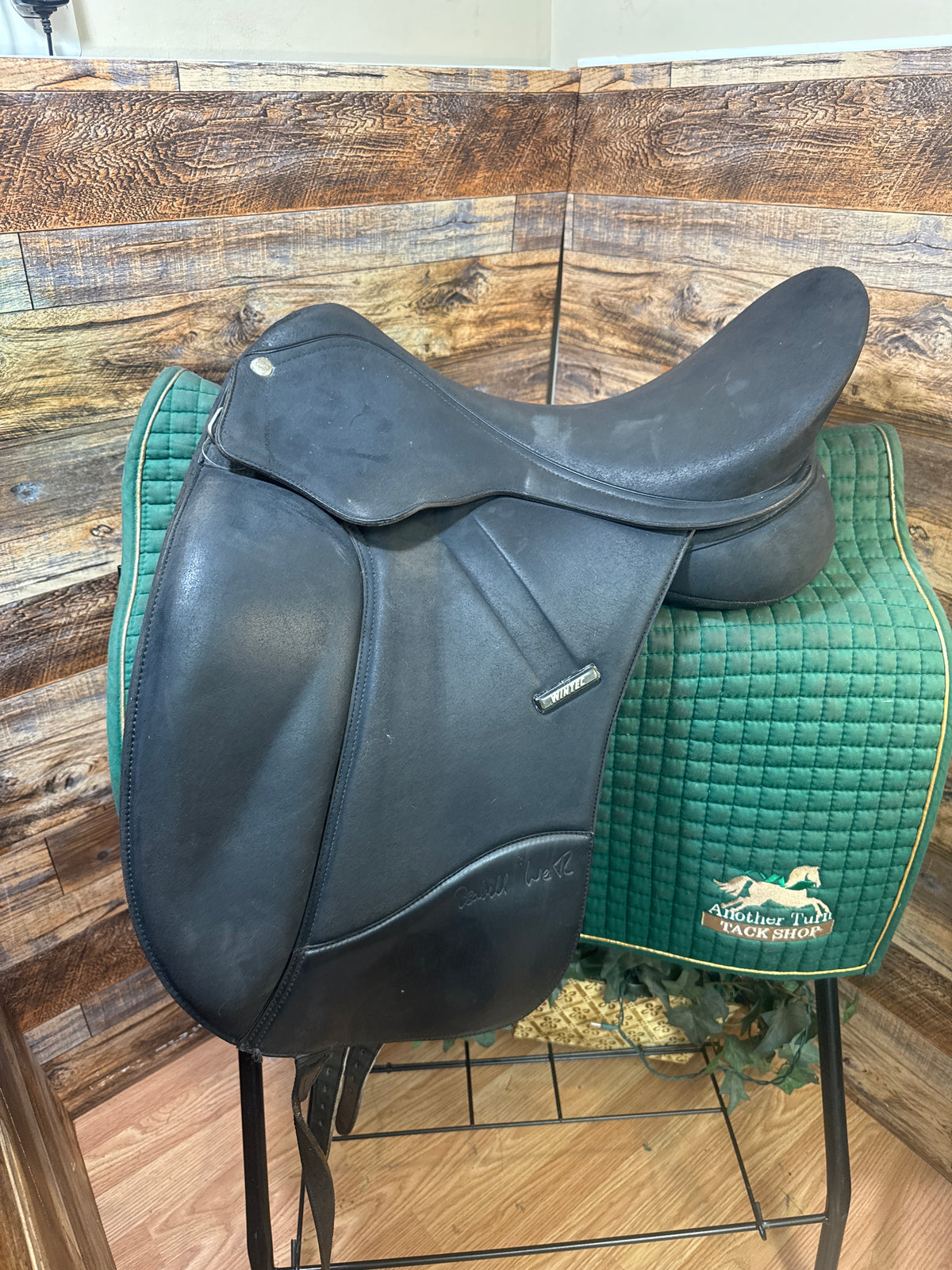 18" Wintec Isabell Dressage Saddle