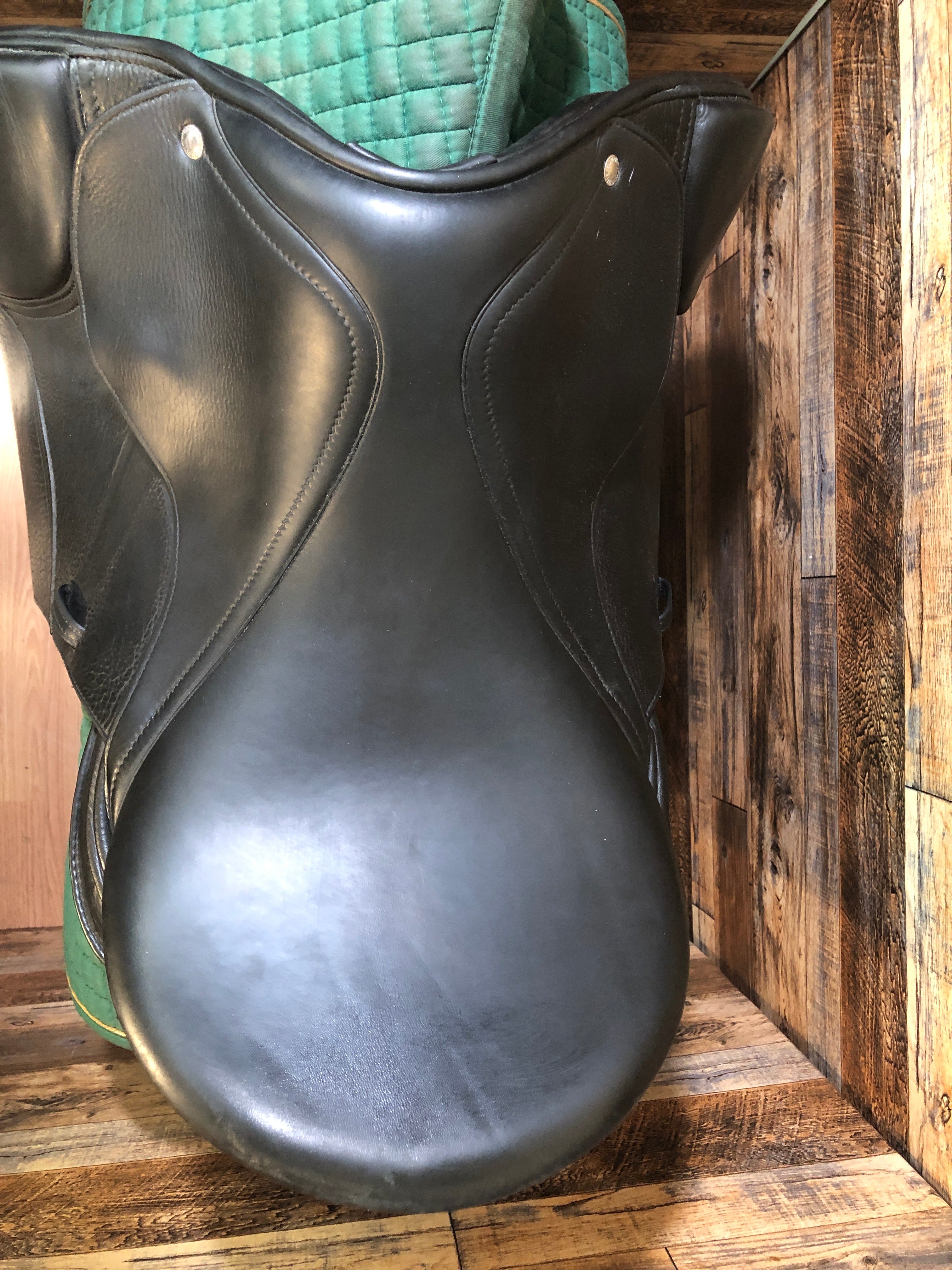 17.5" Schleese Continuum Dressage Saddle