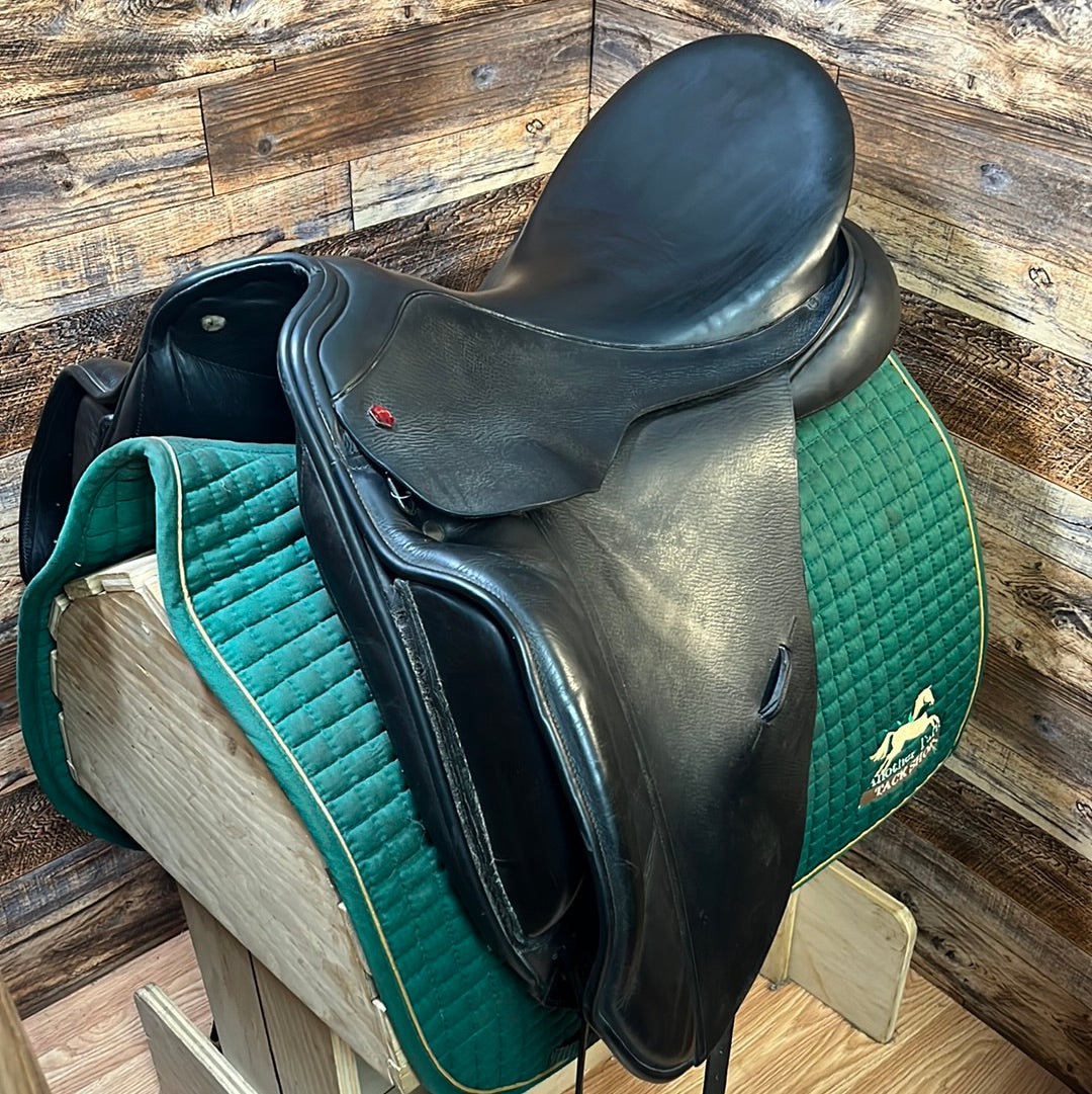 18" Albion SLK Dressage Saddle