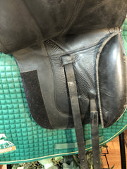 17" Ansur Treeless Saddle