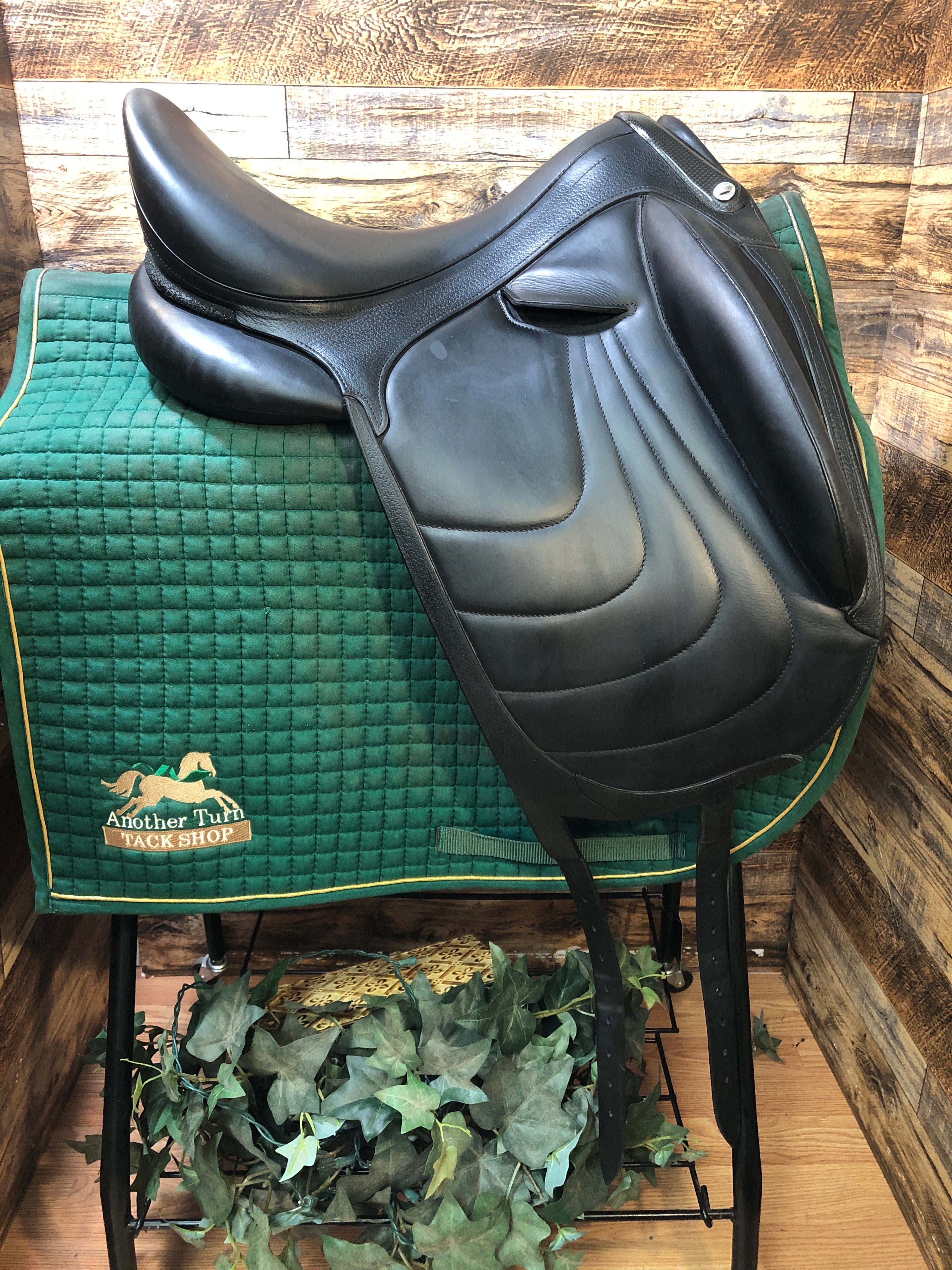 17" Devoucoux Makila Harmonie Dressage saddle