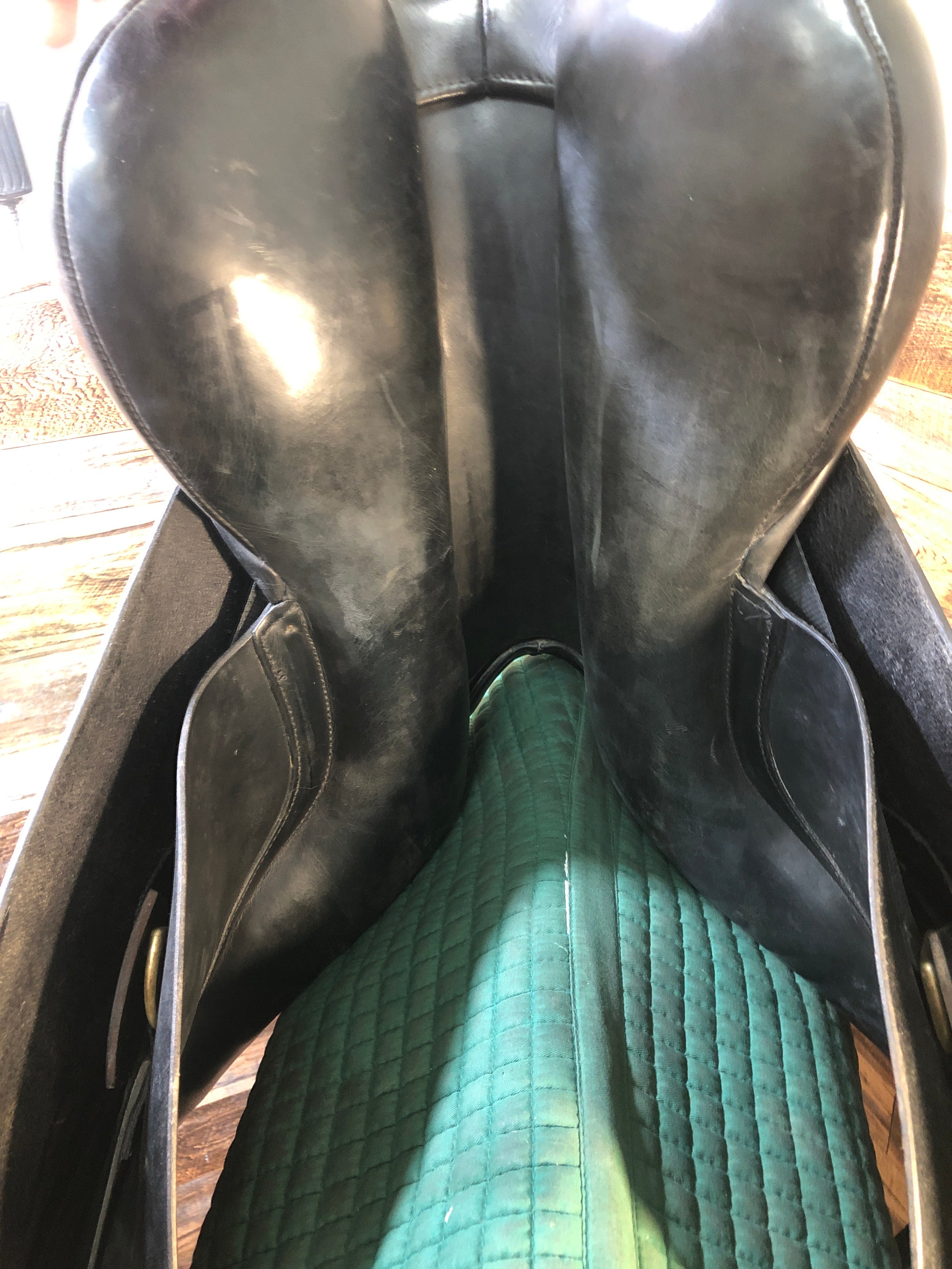 18" Hulsebos Dressage Saddle