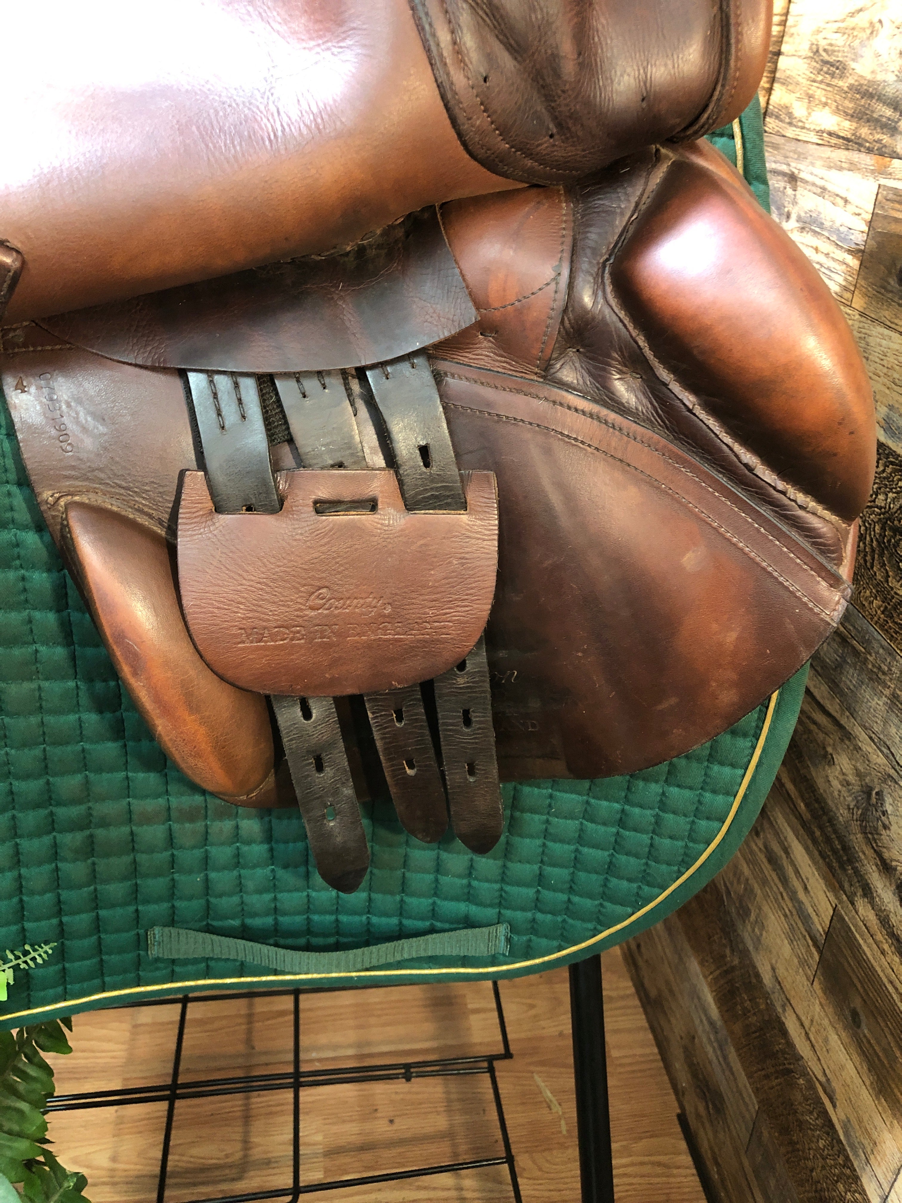 17.5" County Innovation Close Contact