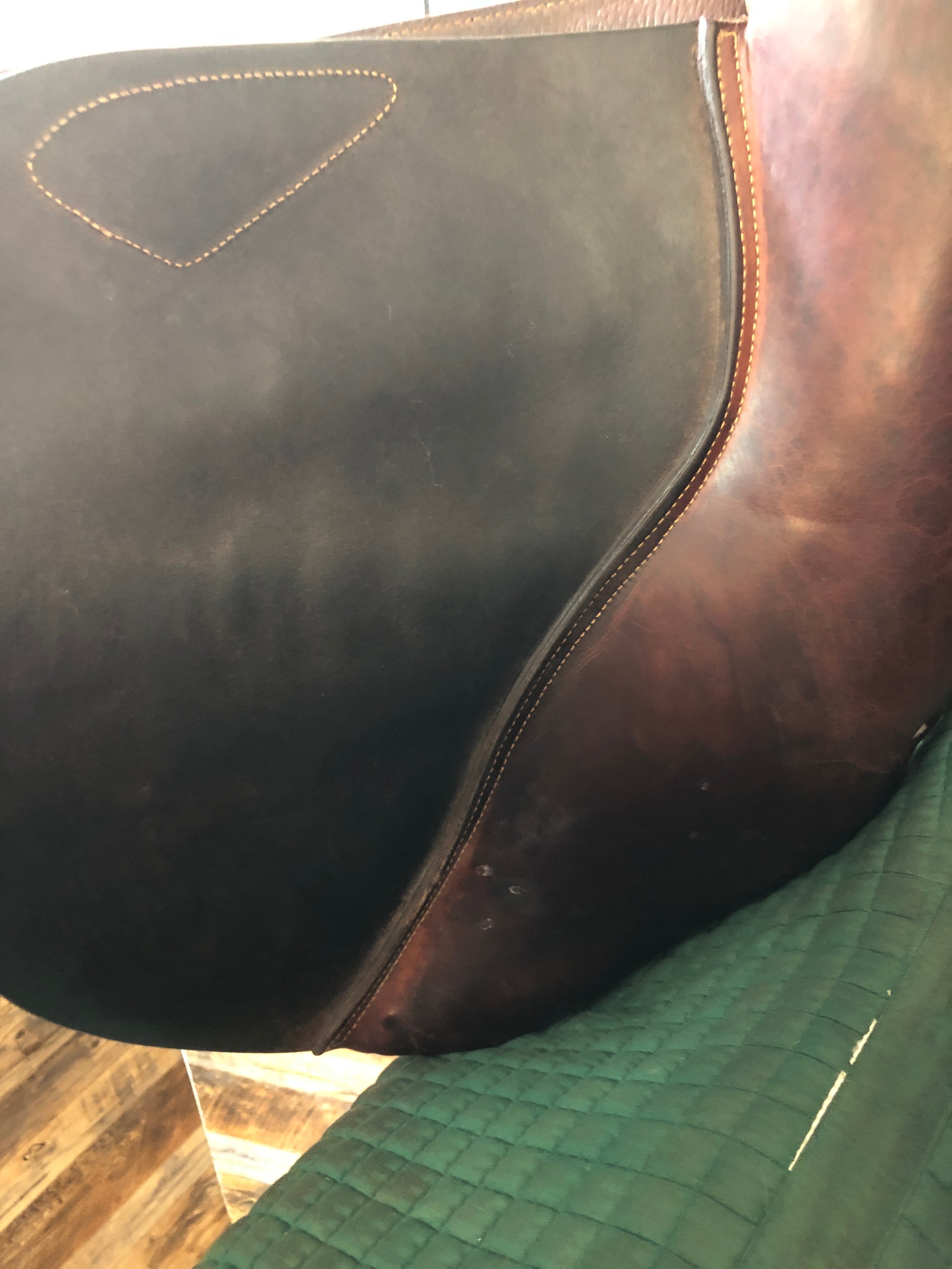 17.5" CWD 2Gs Close Contact Saddle