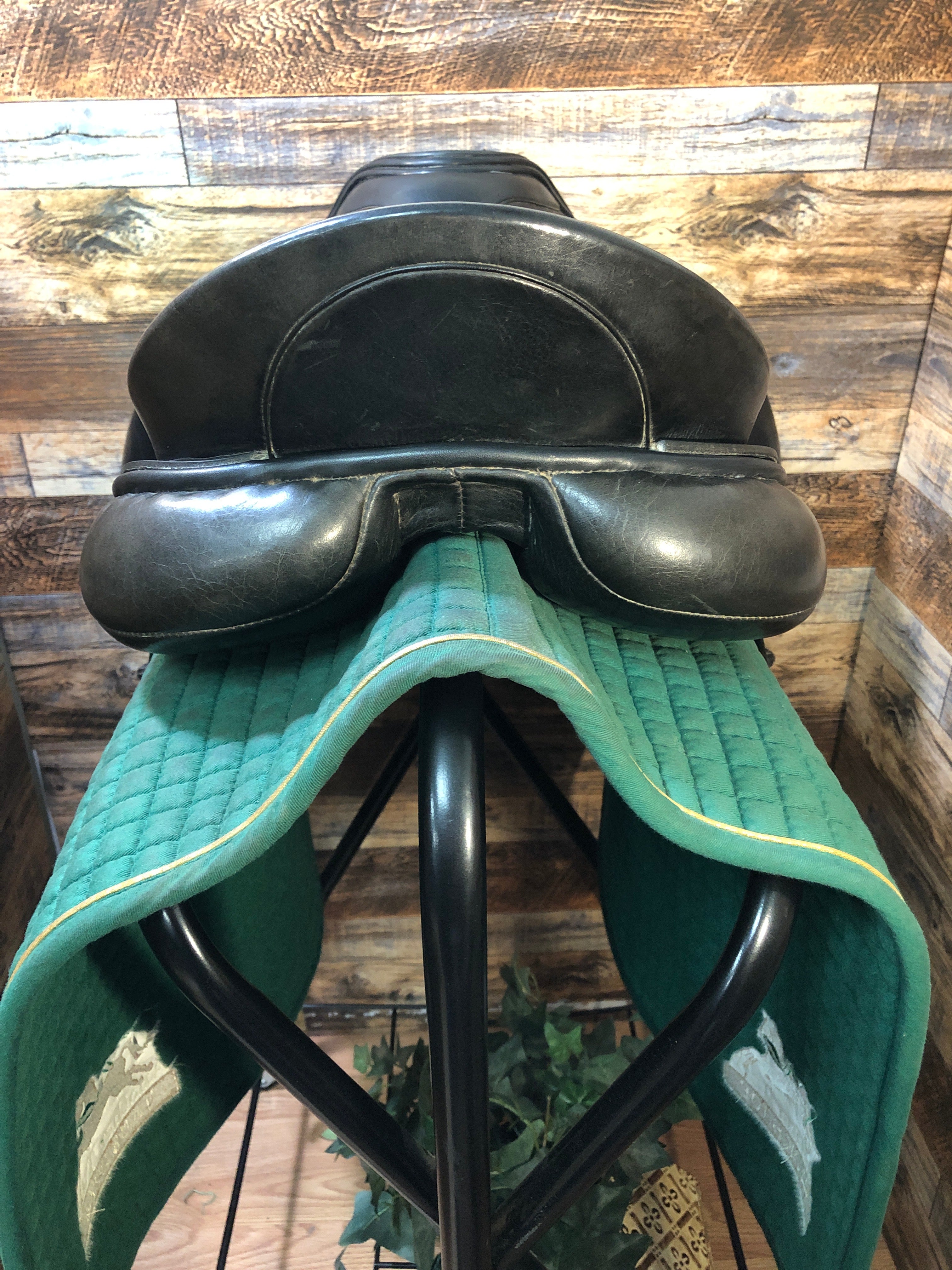 18" Albion SLK Dressage Saddle 5" tree/17" flap/12.5 flap w
