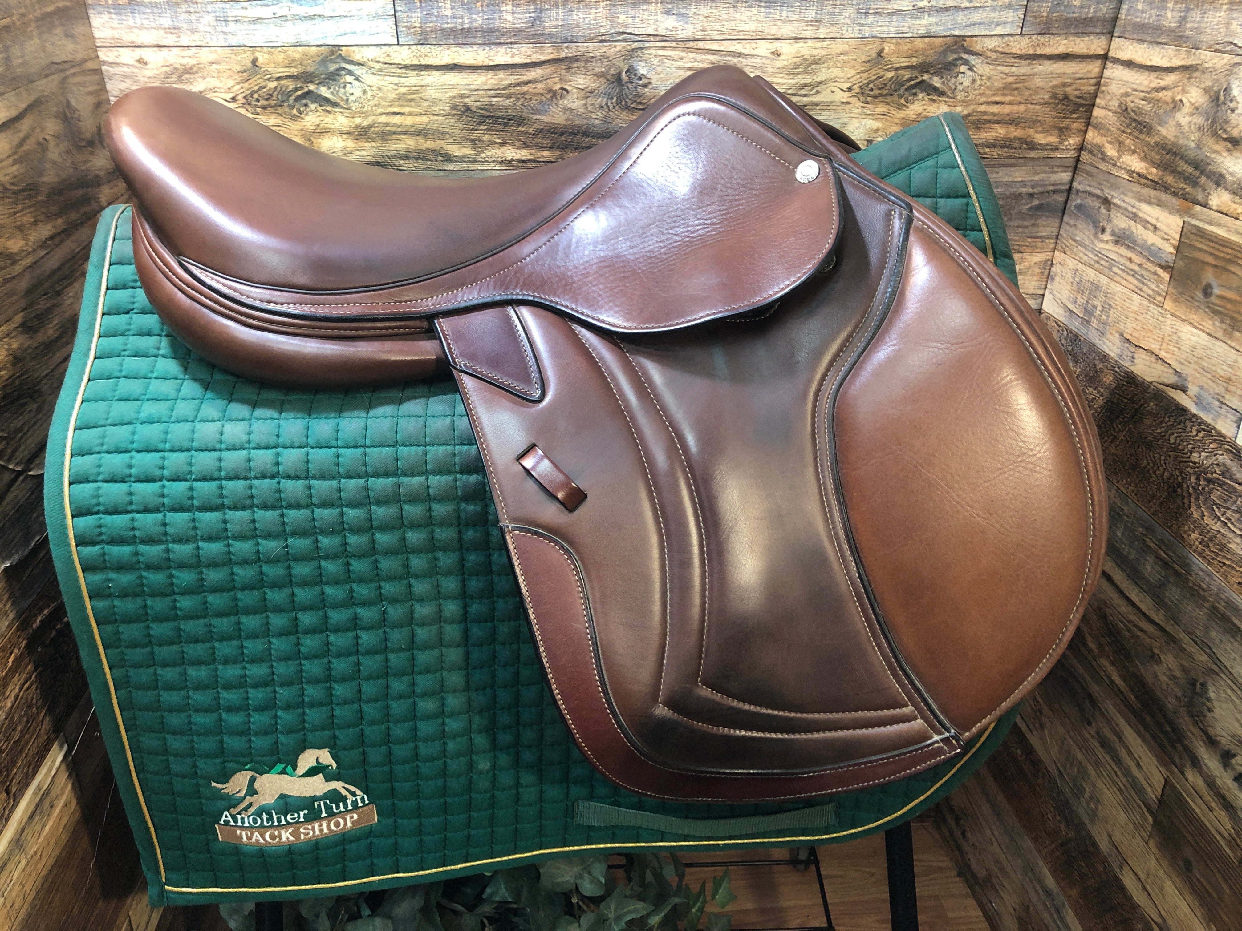 17.5" Dover Circuit Premier Saddle
