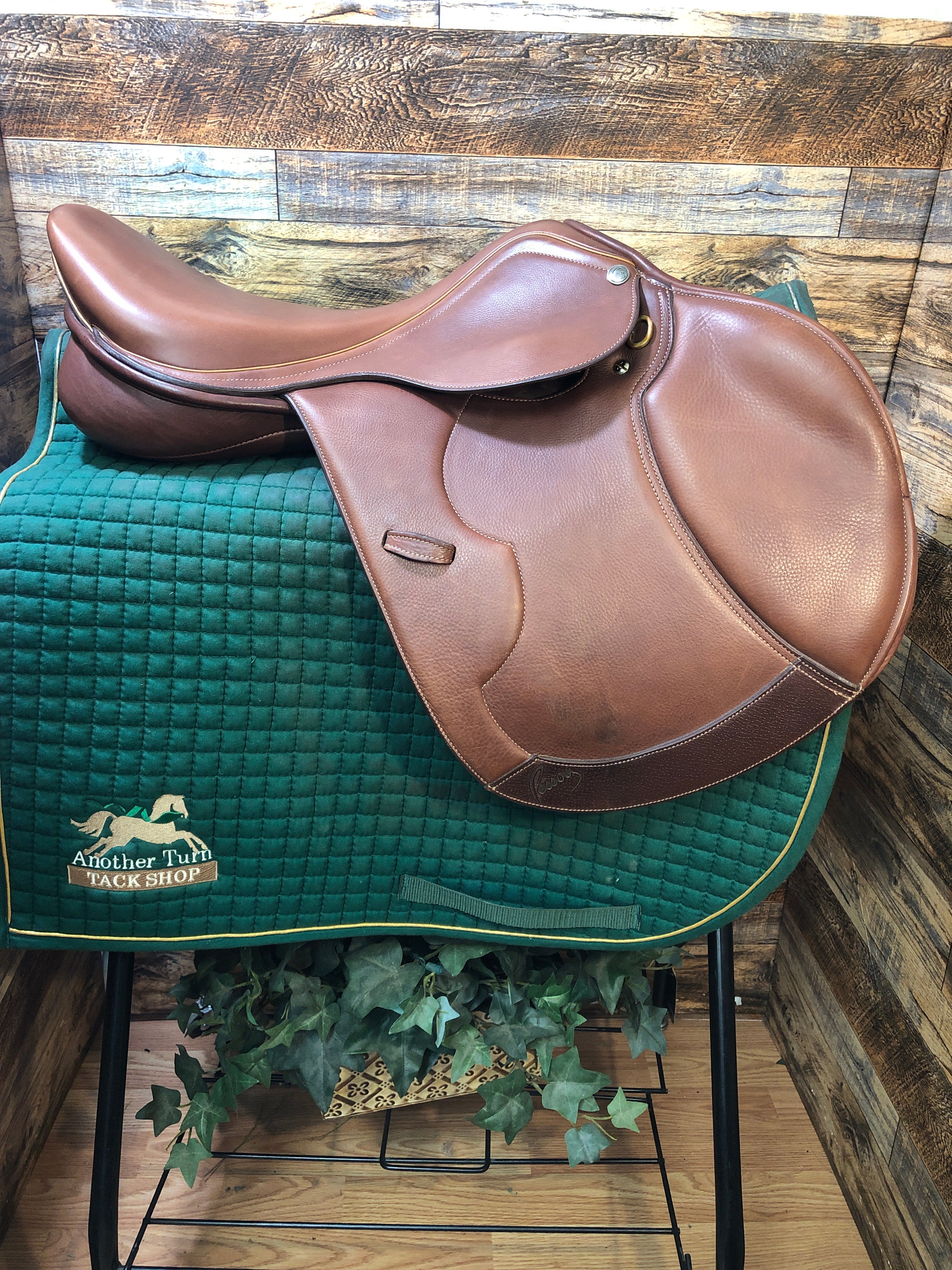 17" Pessoa Heritage Pro Close Contact Saddle