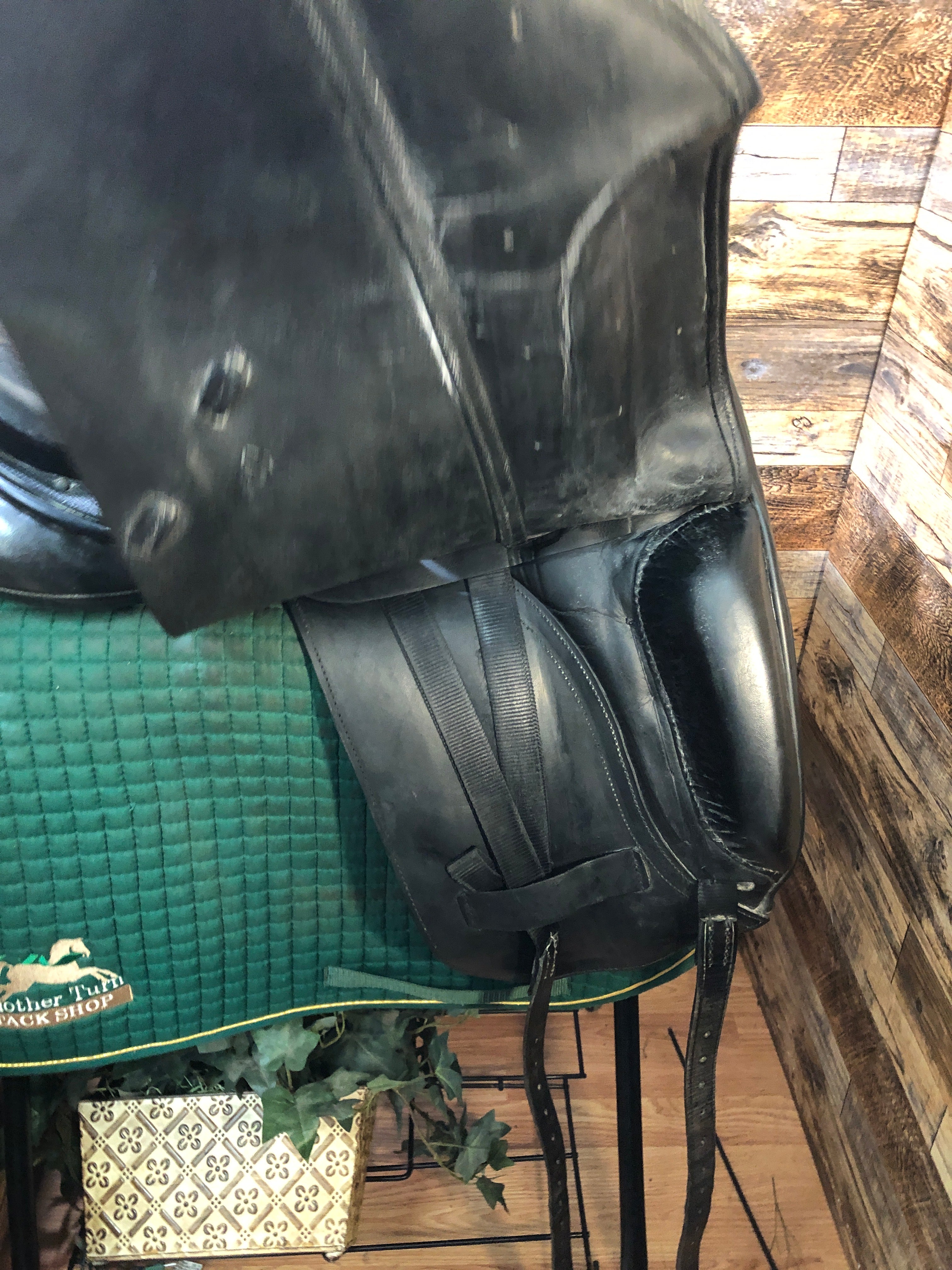 18" Albion SLK Dressage Saddle 5" tree/17" flap/12.5 flap w