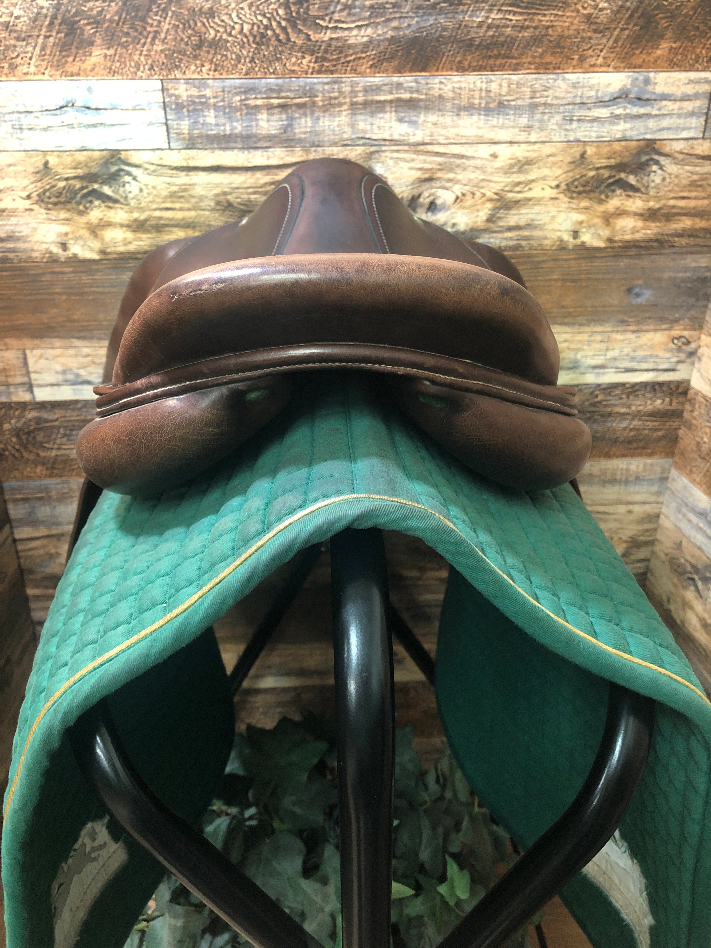 17" Devoucoux Close Contact Saddle (2007)