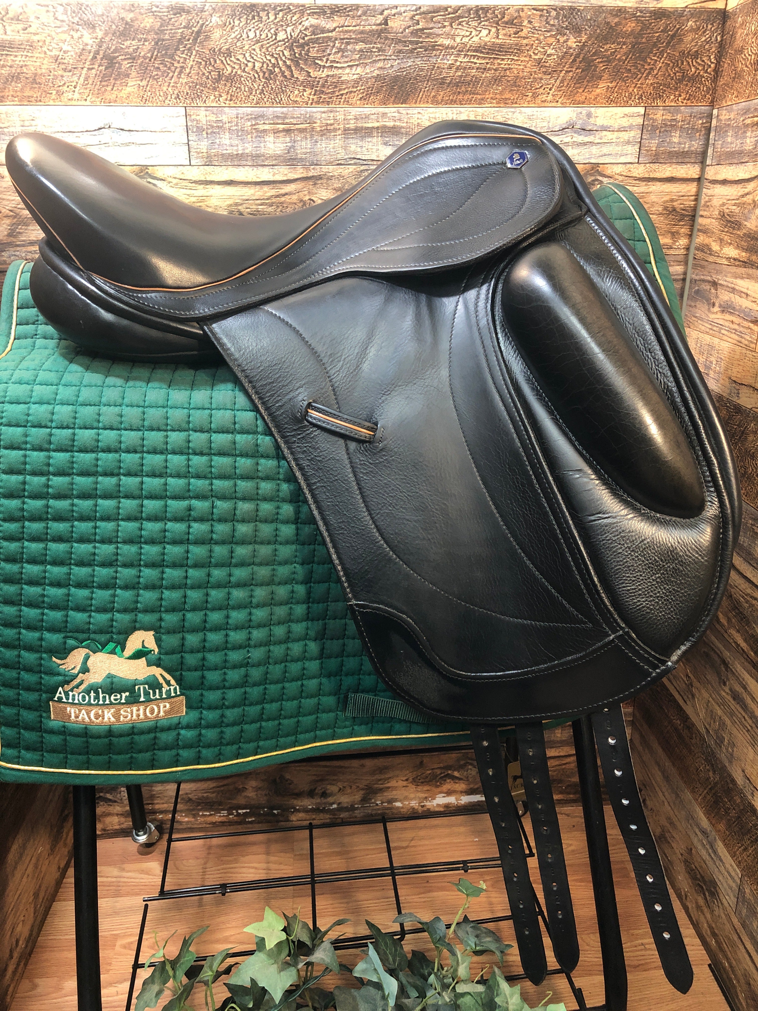 17" Hastilow Monoflap Dressage Saddle