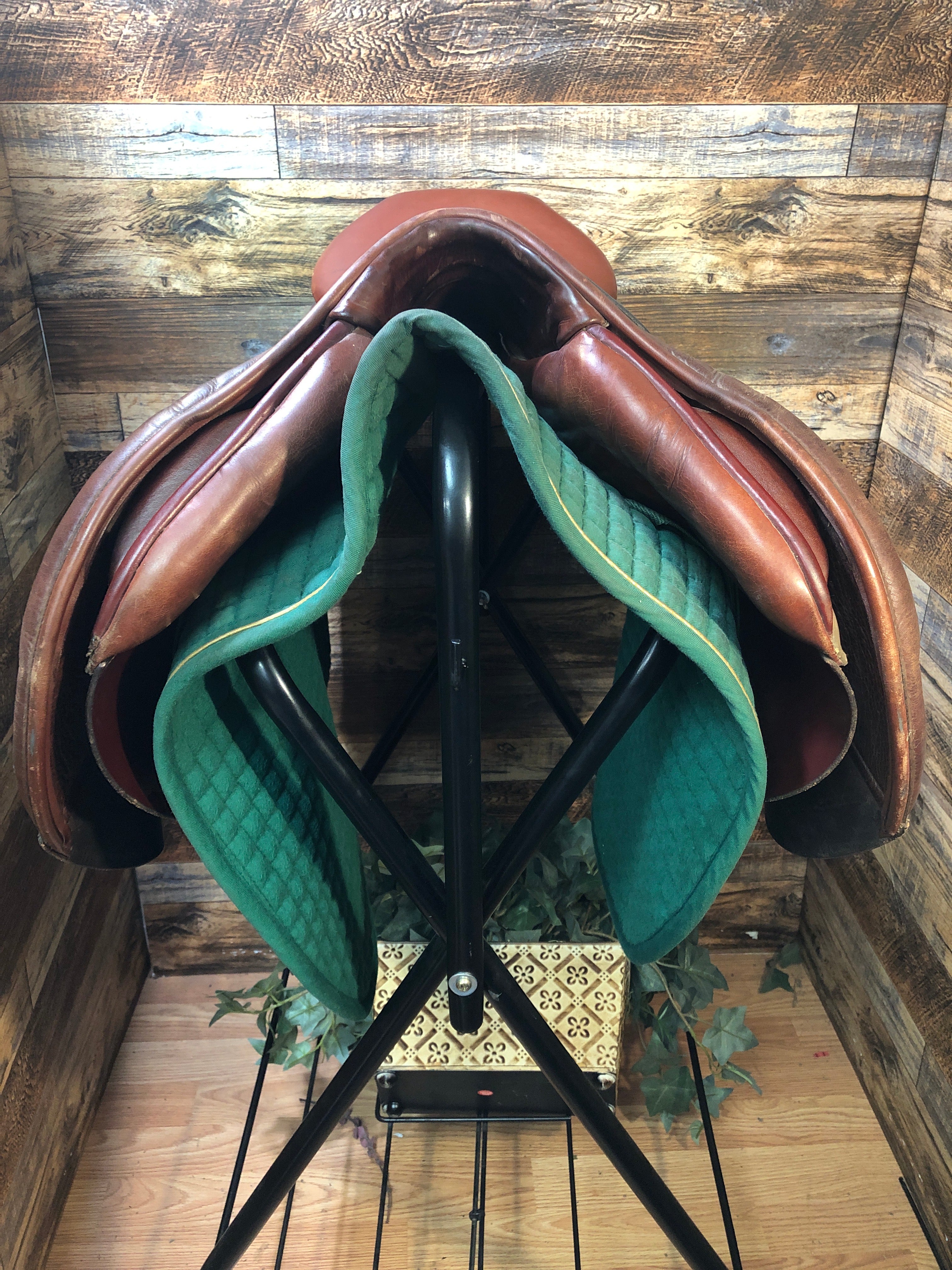 16.5” Stubben AP Saddle 4" tree/12" flap