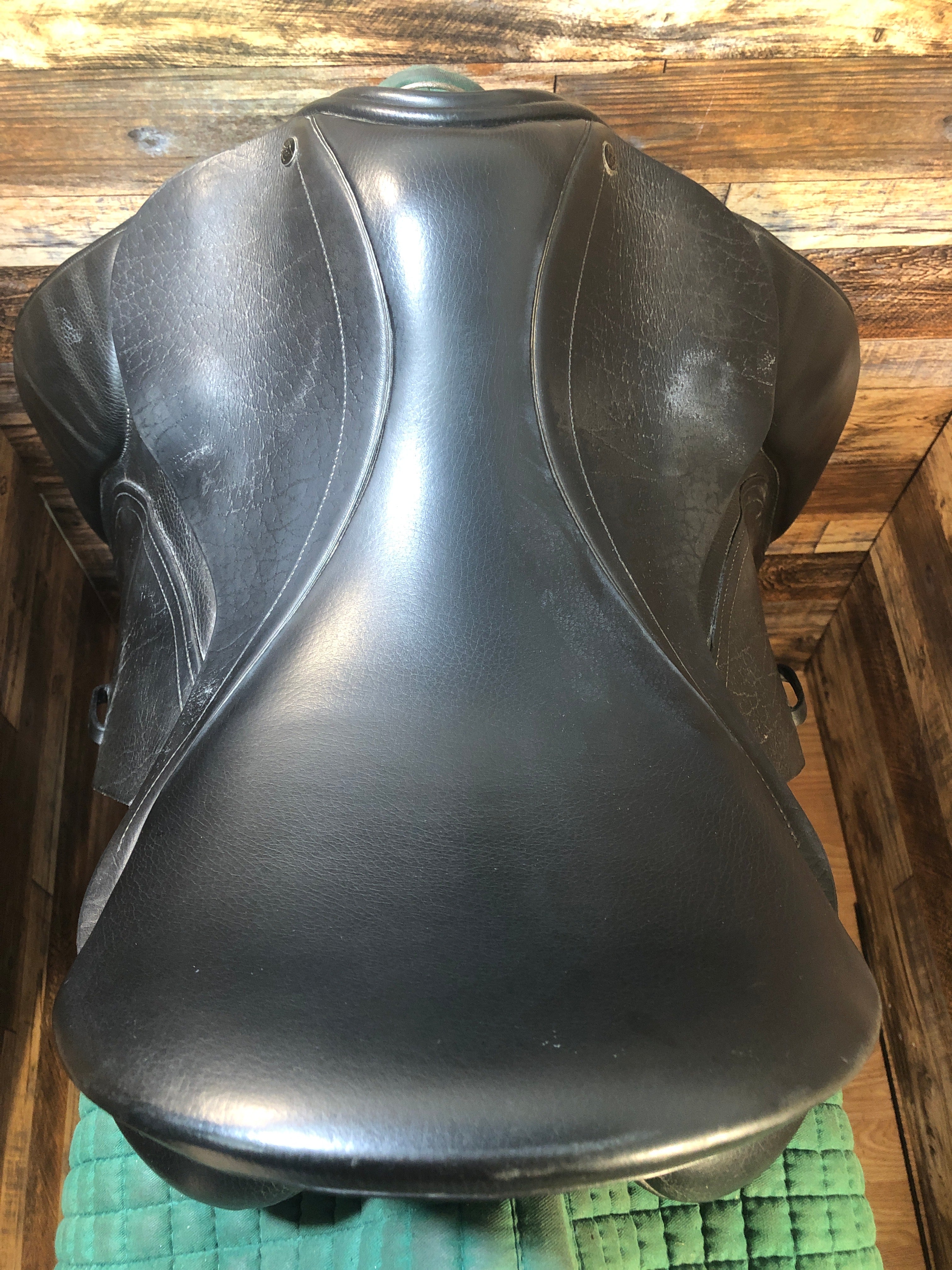 17" County Connect Dressage Saddle