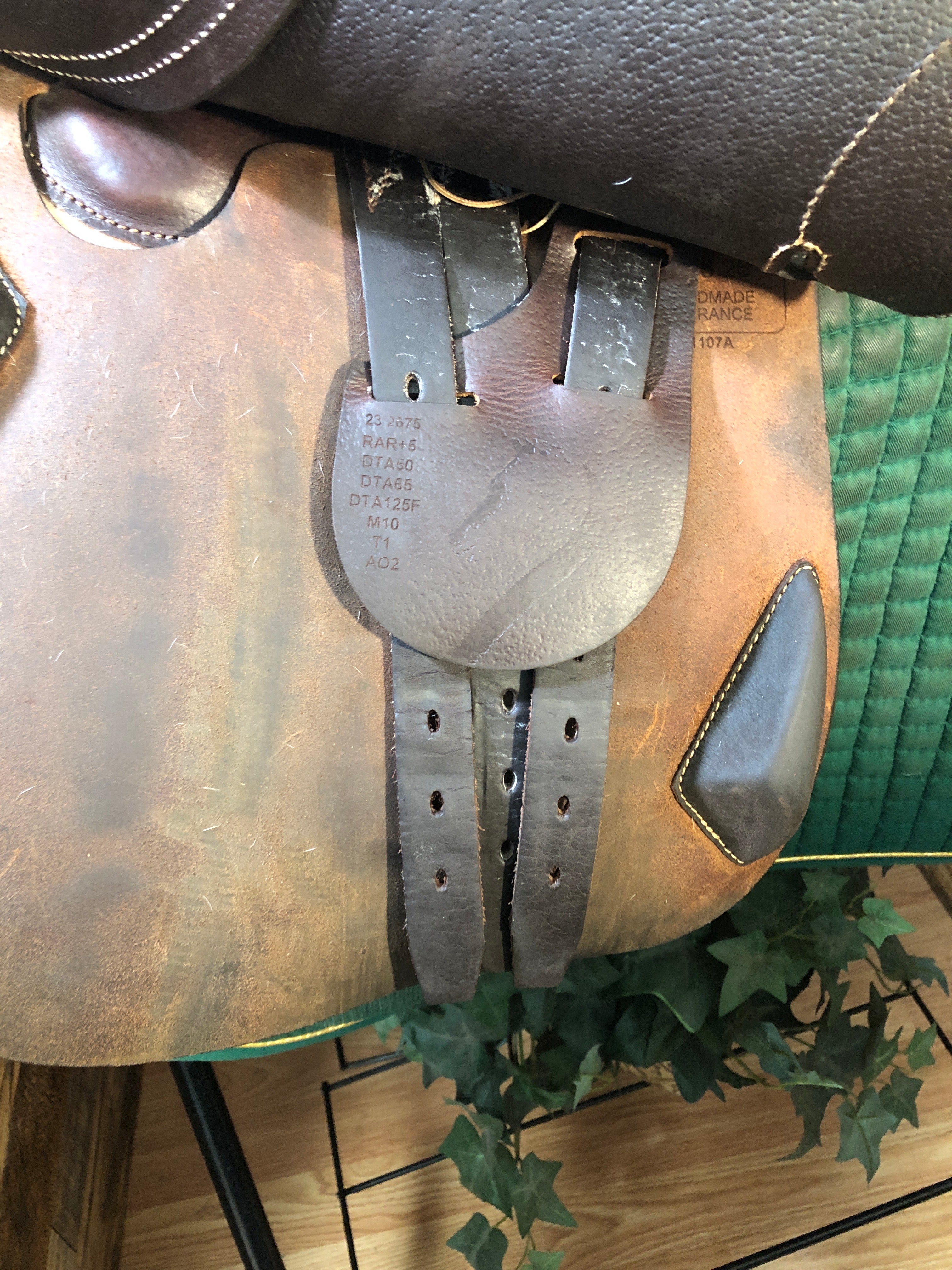 17.5" Antares Close Contact Saddle