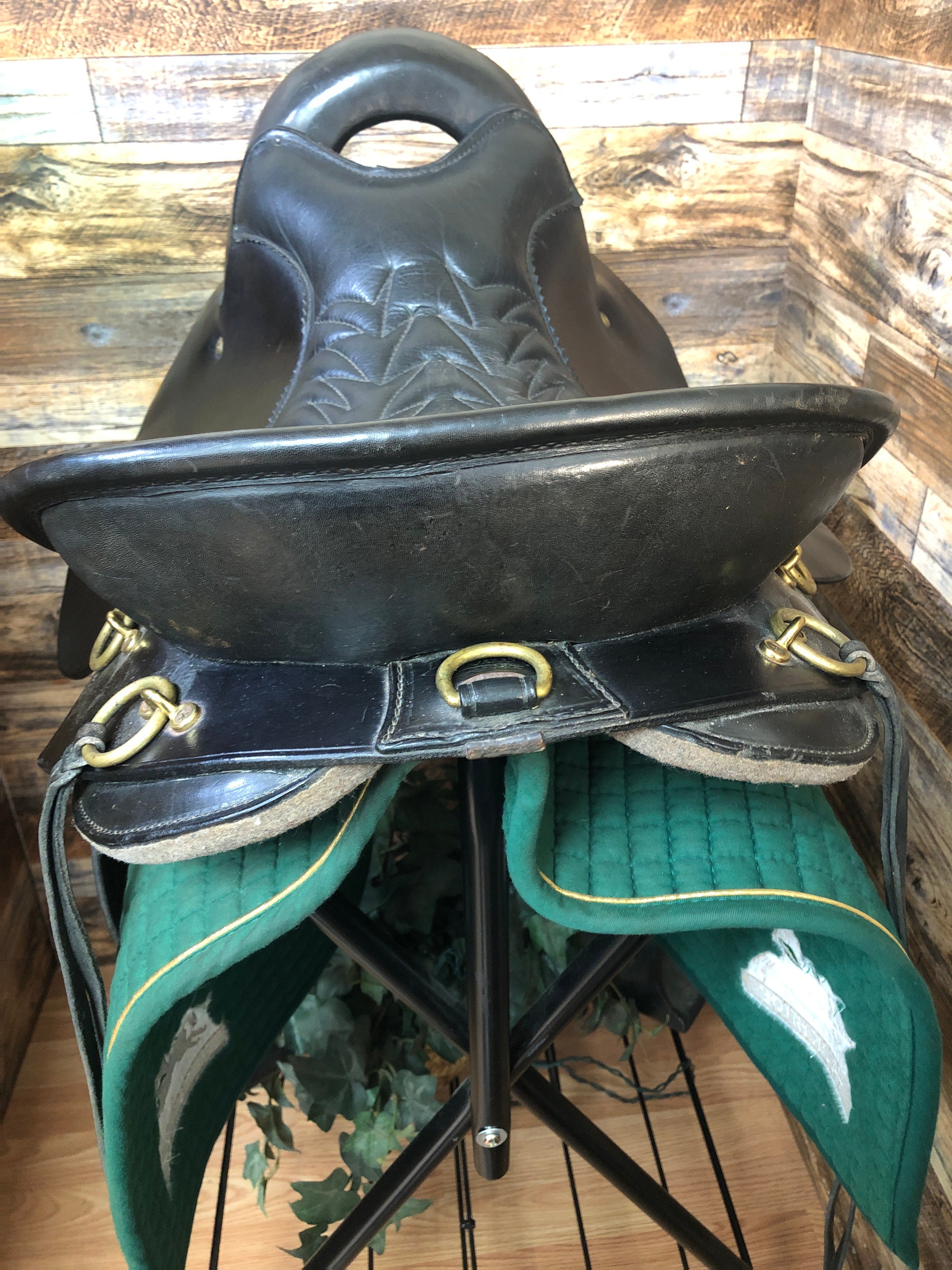 19" Tucker Endurance Saddle