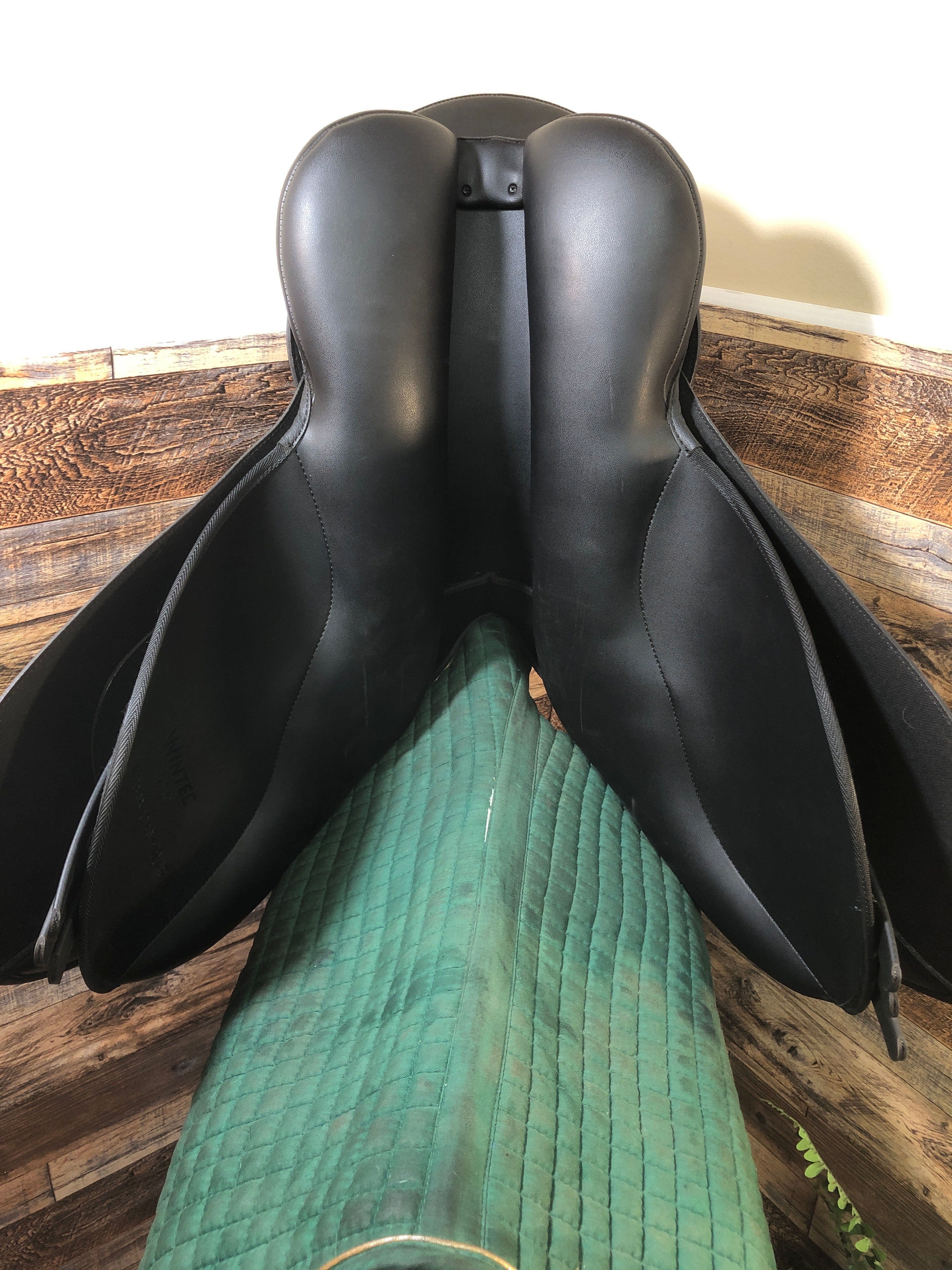16" Wintec AP Saddle 5'/15" Flap