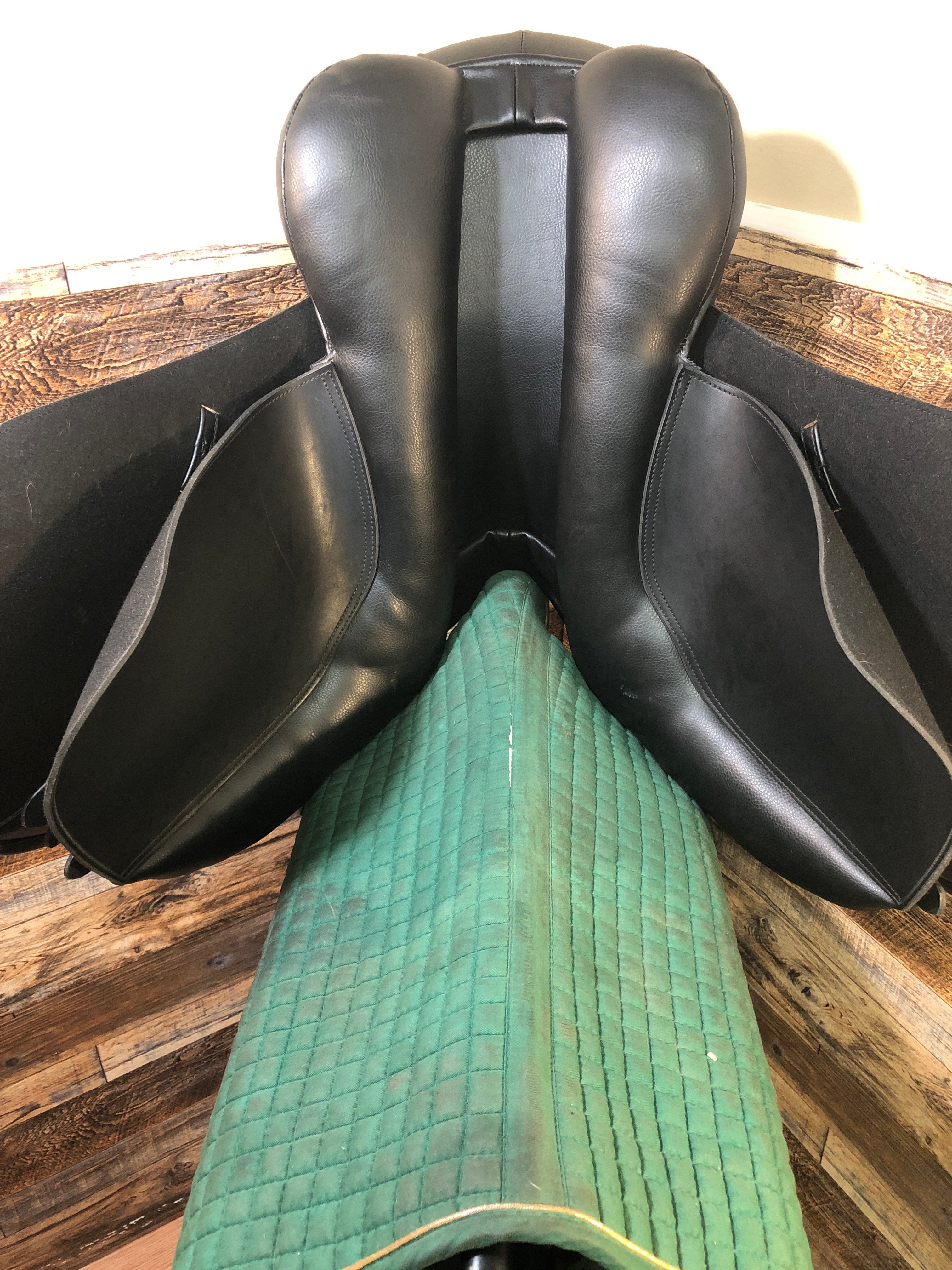 17.5" HDR All Purpose Saddle (Black)