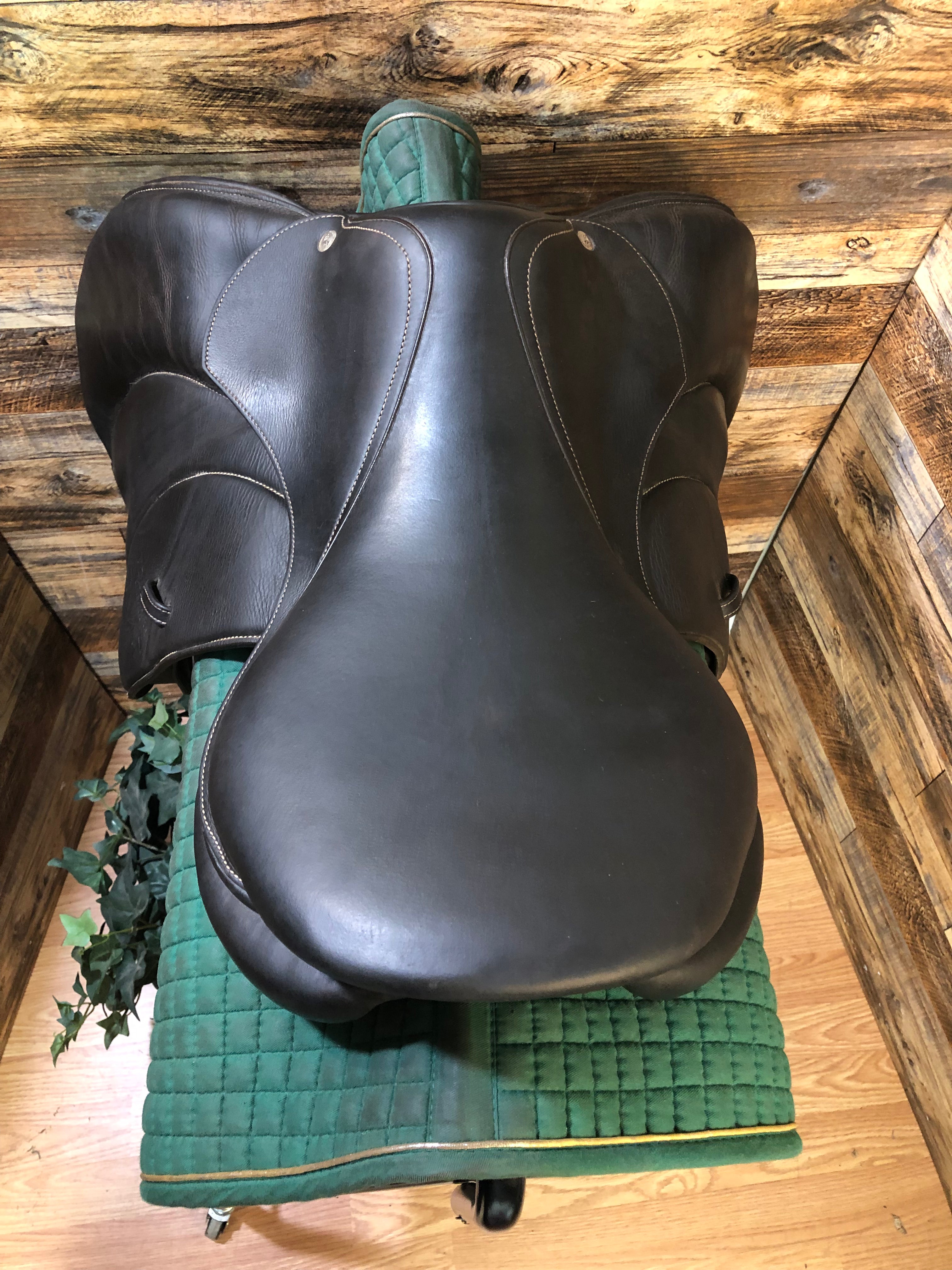 17.5" Voltaire Palm Beach Saddle
