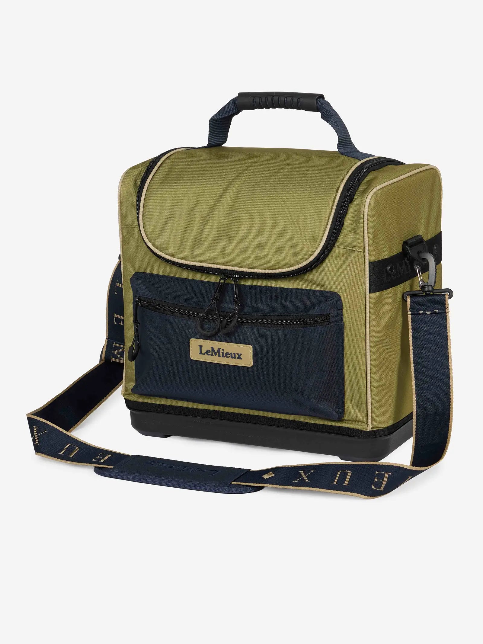 Fall 2026 Elite Pro Grooming Bag