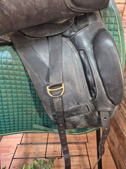 18" Circuit Dressage Saddle 5.5 Tree/ 17" Flap