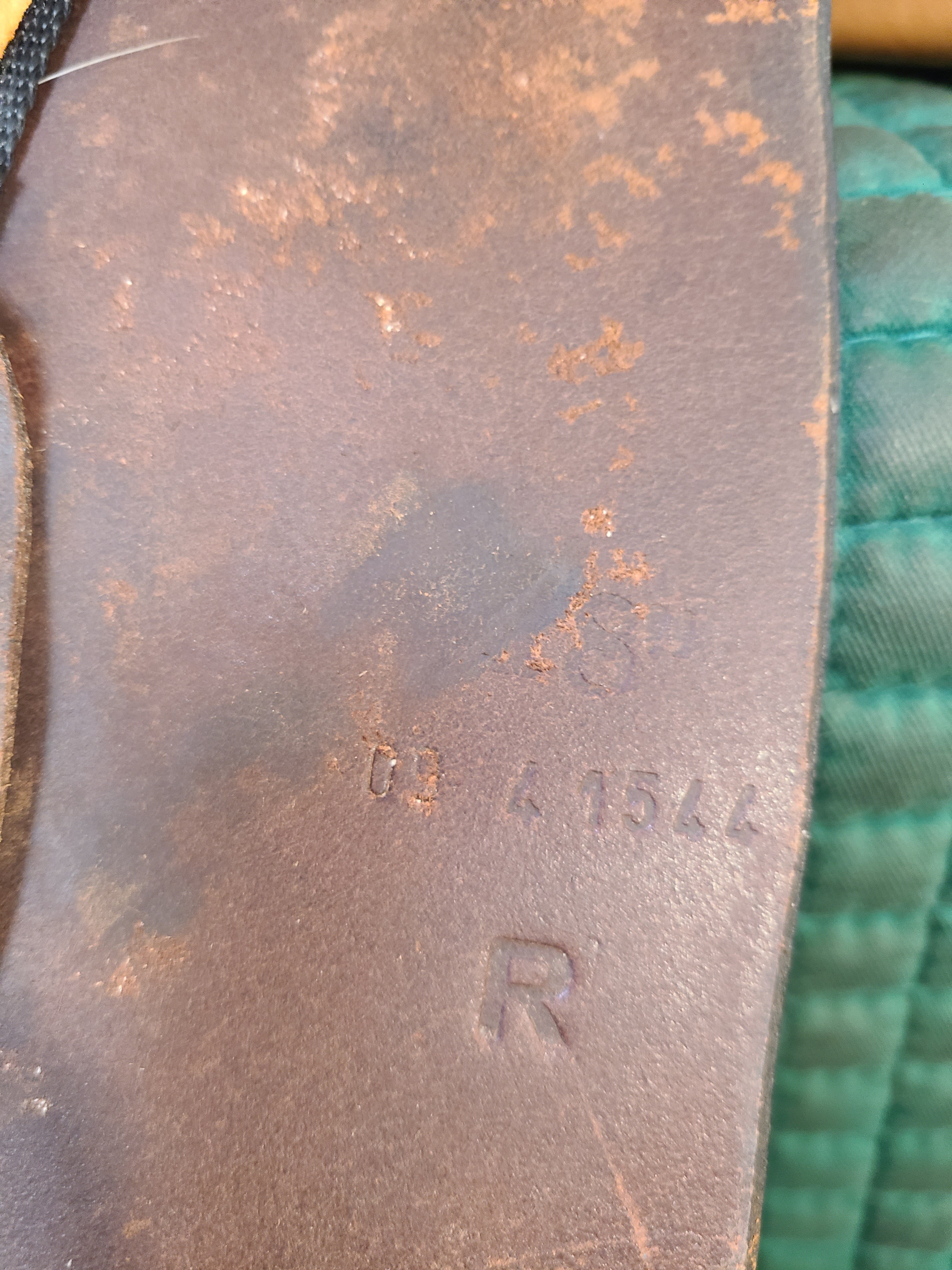 18"Dover Circuit Close Contact Saddle