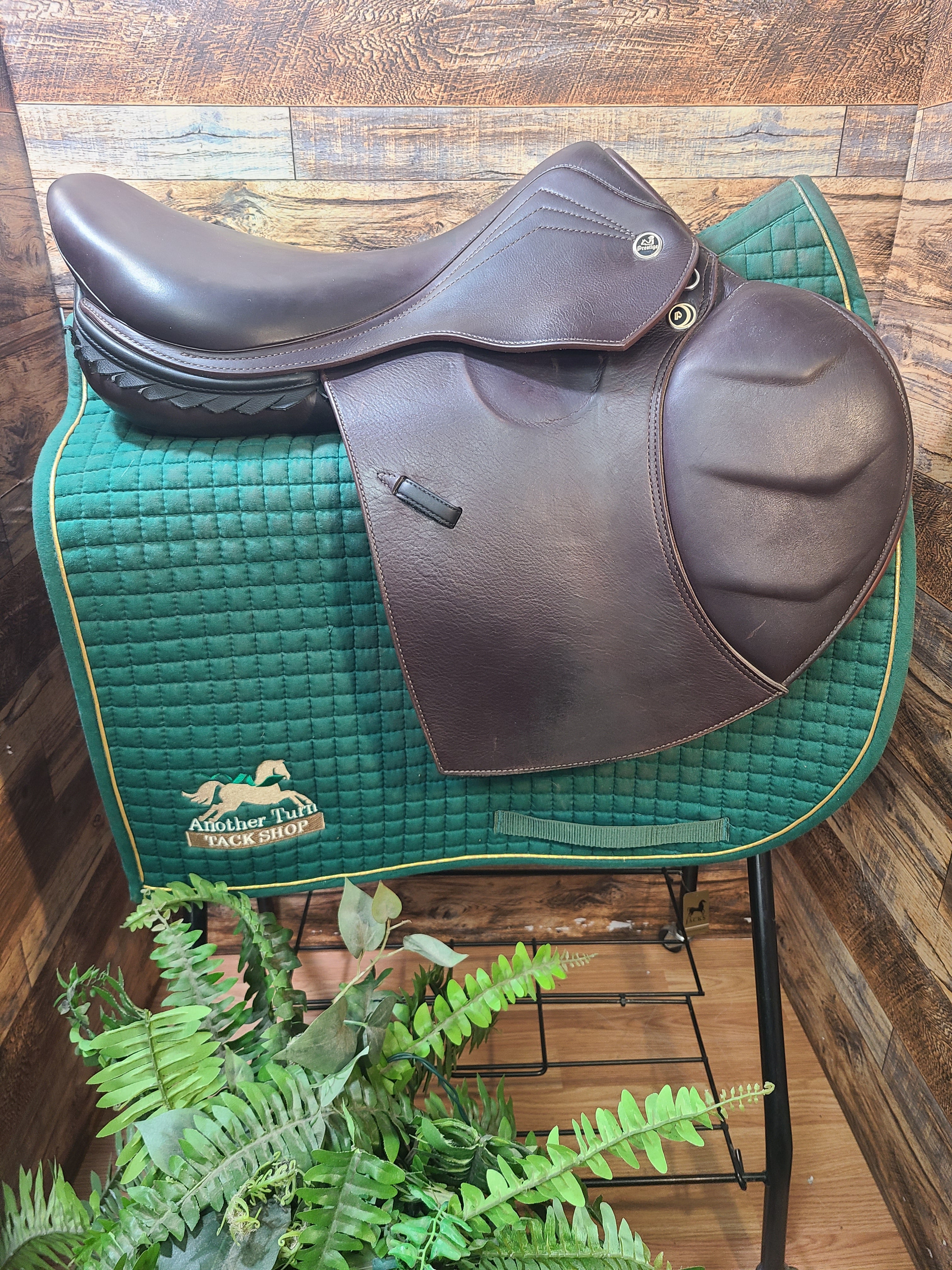 17" Prestige Istinto Jump Saddle