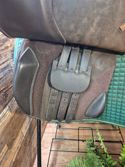 17.5" Duett Jump Saddle