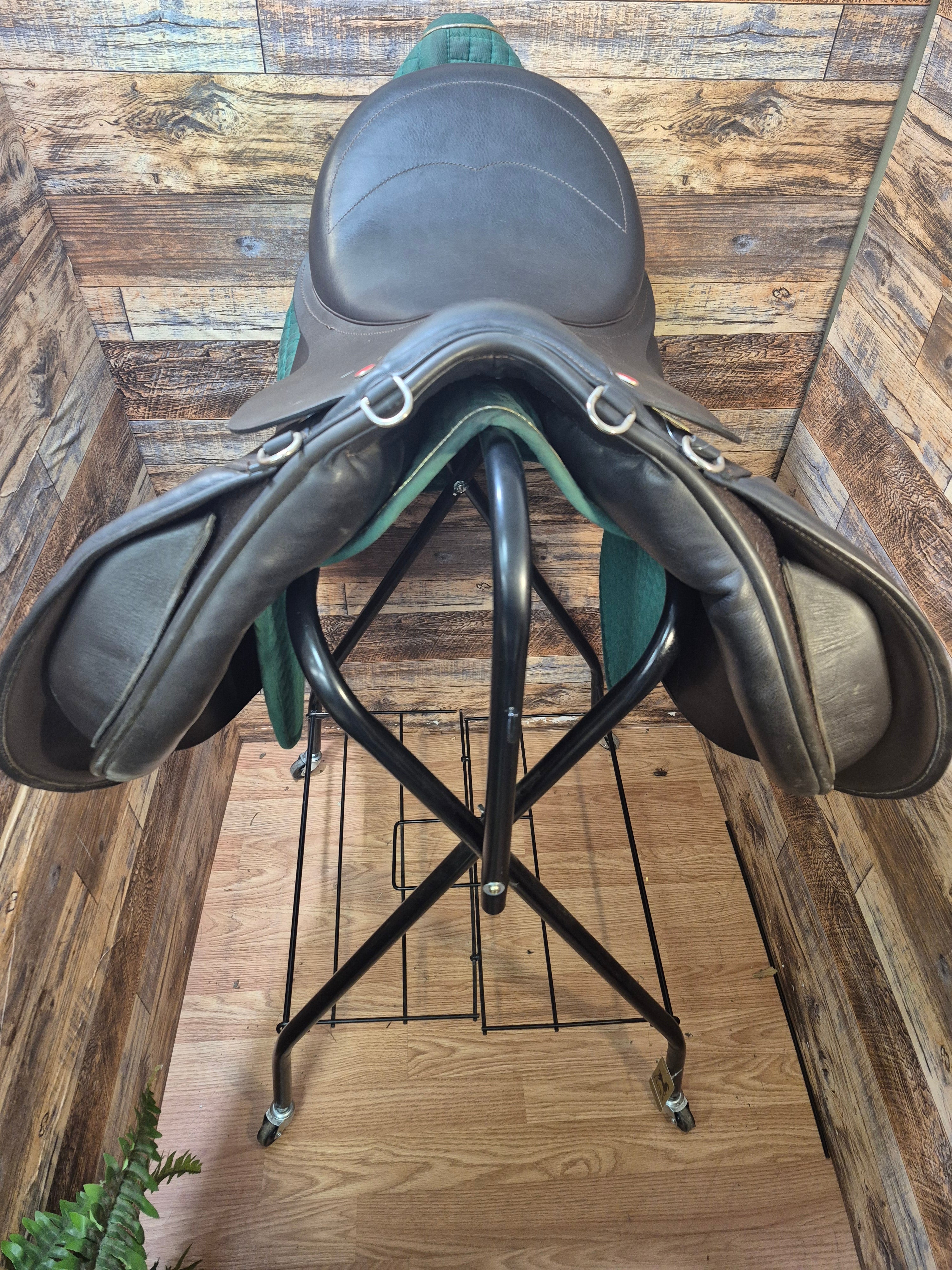17.5" Duett Jump Saddle