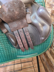 17.5" Loxley Close Contact Saddle