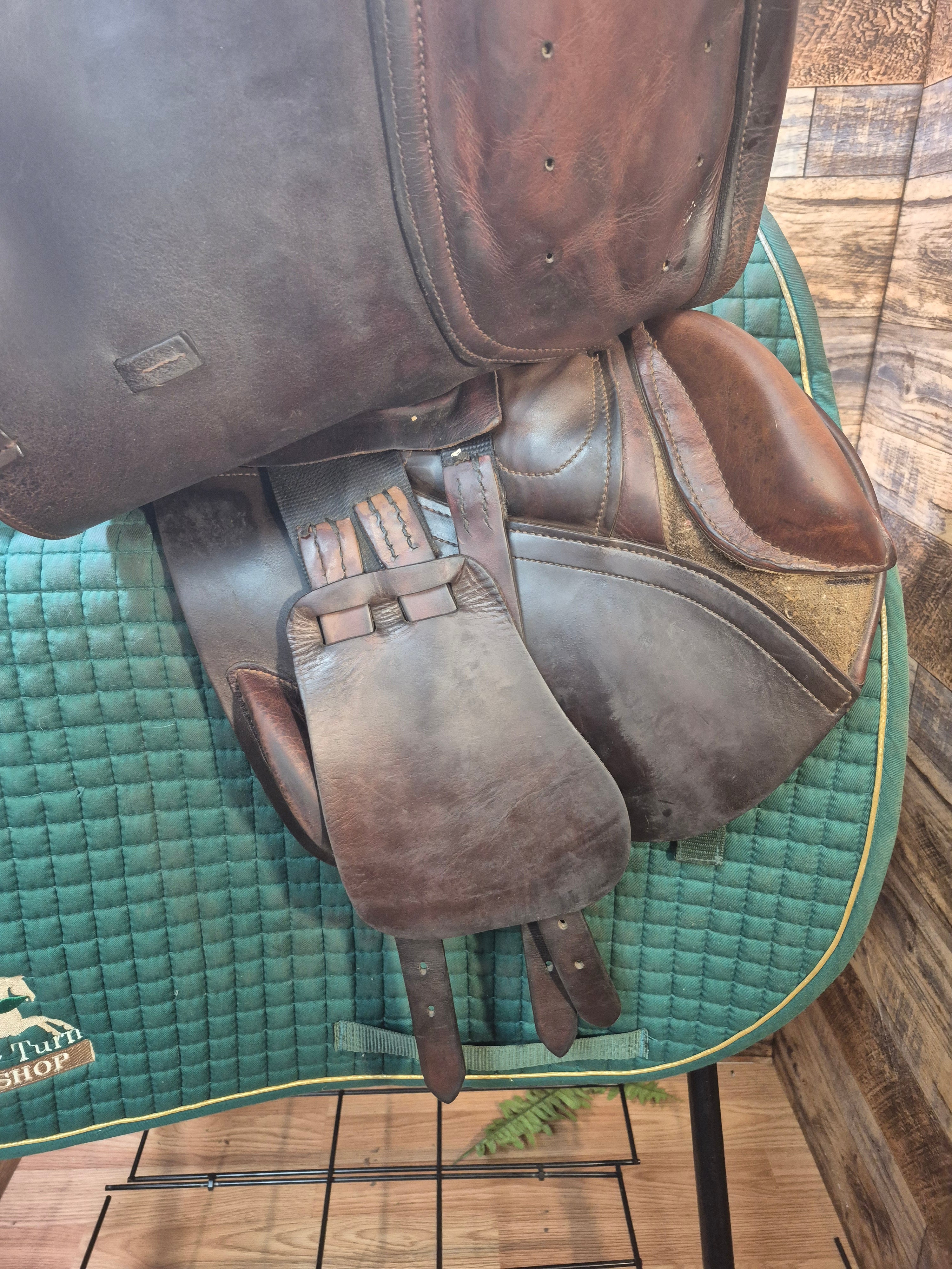 18" Albion Control Jump Saddle