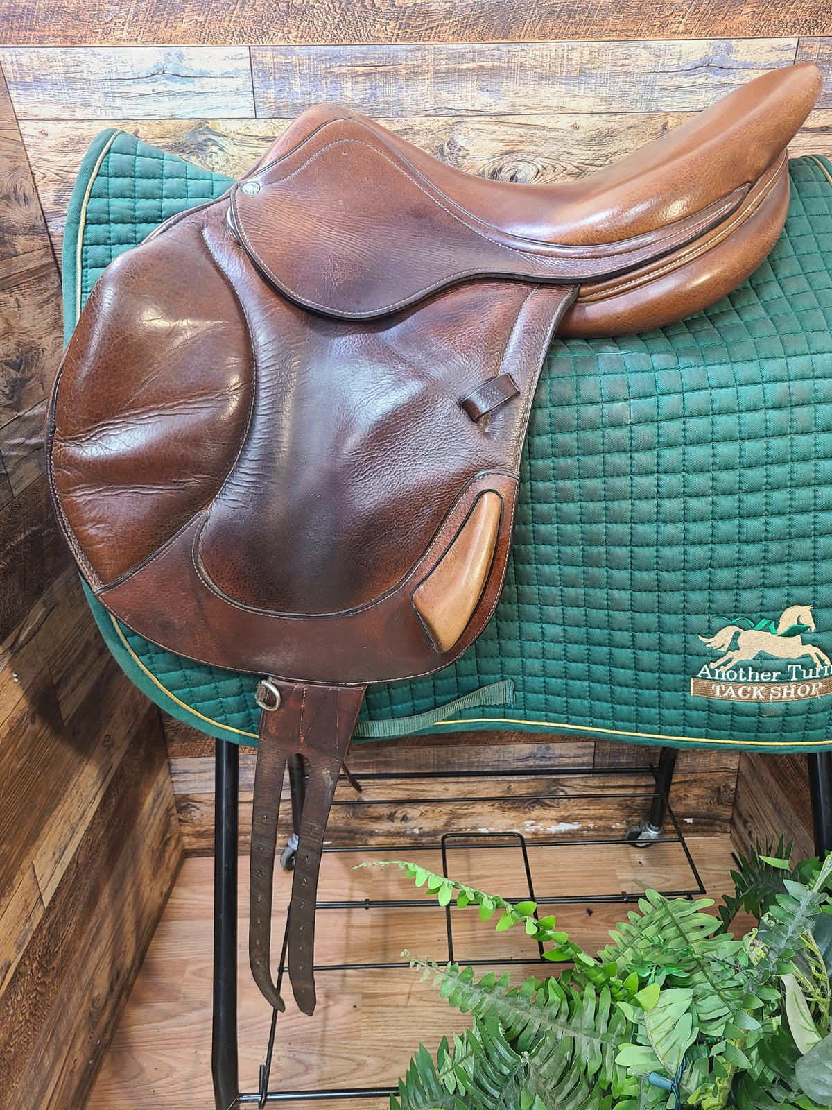 17"  Antares Monoflap Jump Saddle