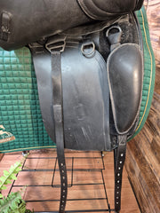 18" Kent & Masters Dressage Saddle