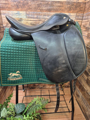 18" Circuit Dressage Saddle 5.5 Tree/ 17" Flap