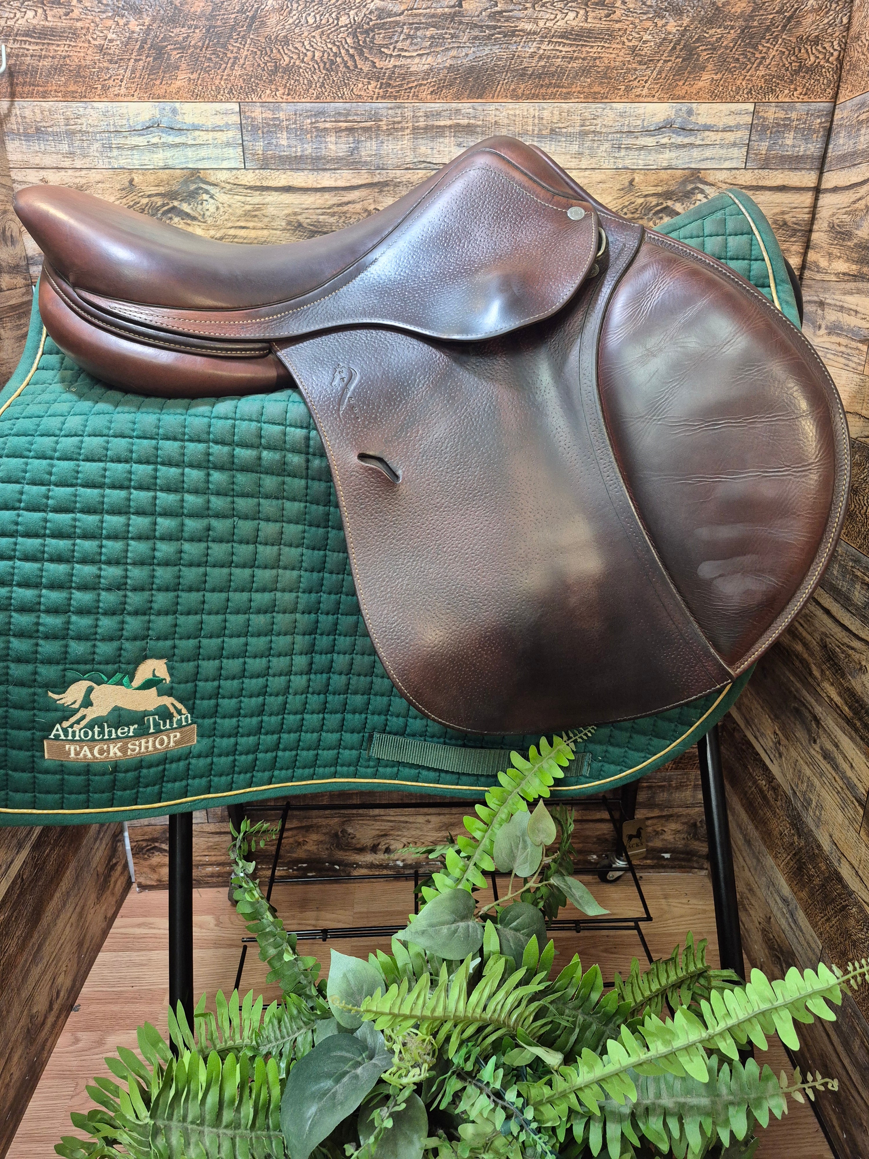 17.5" Antares Contact Jump Saddle
