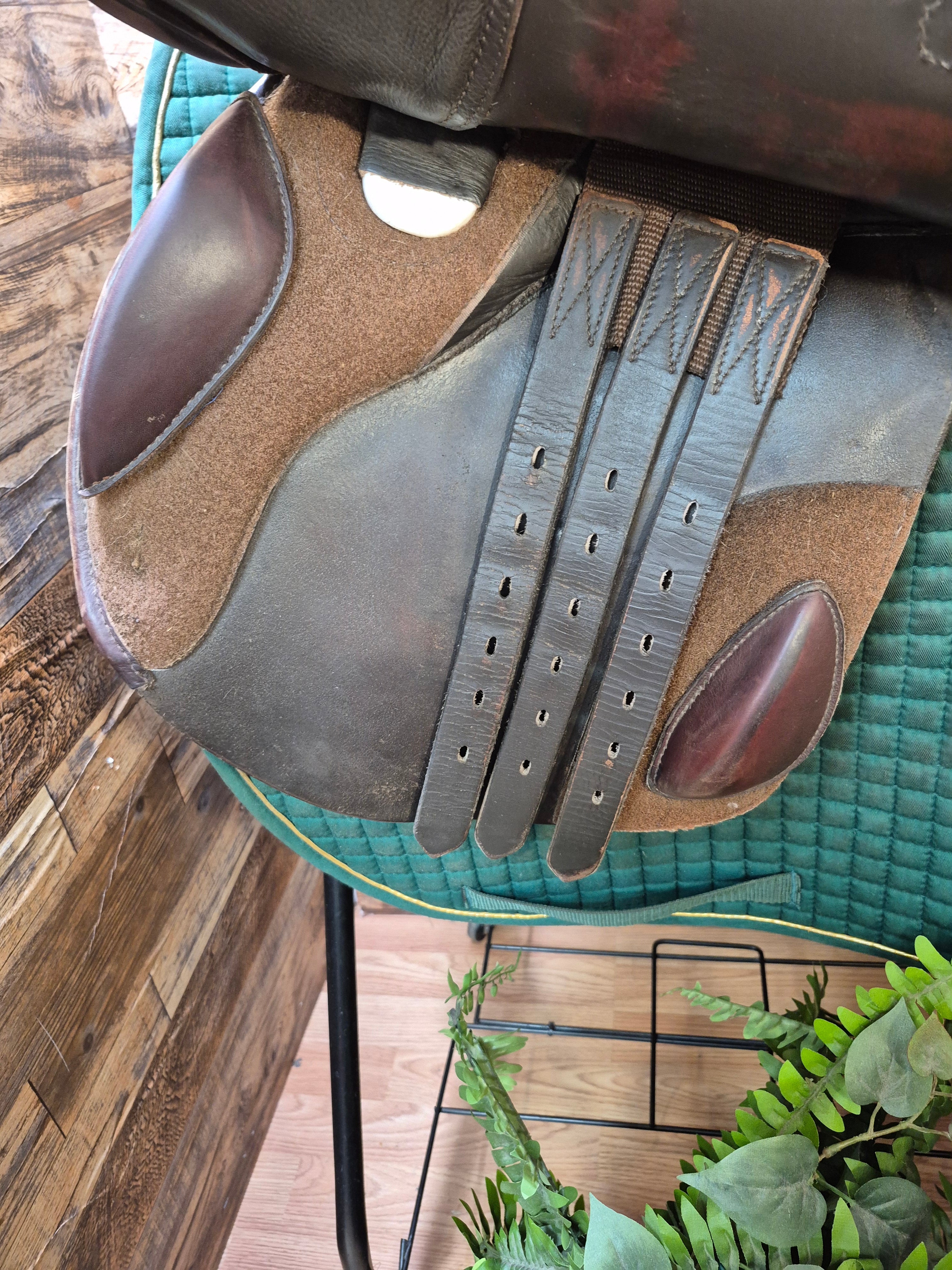 18" Royal Highness Jump Saddle