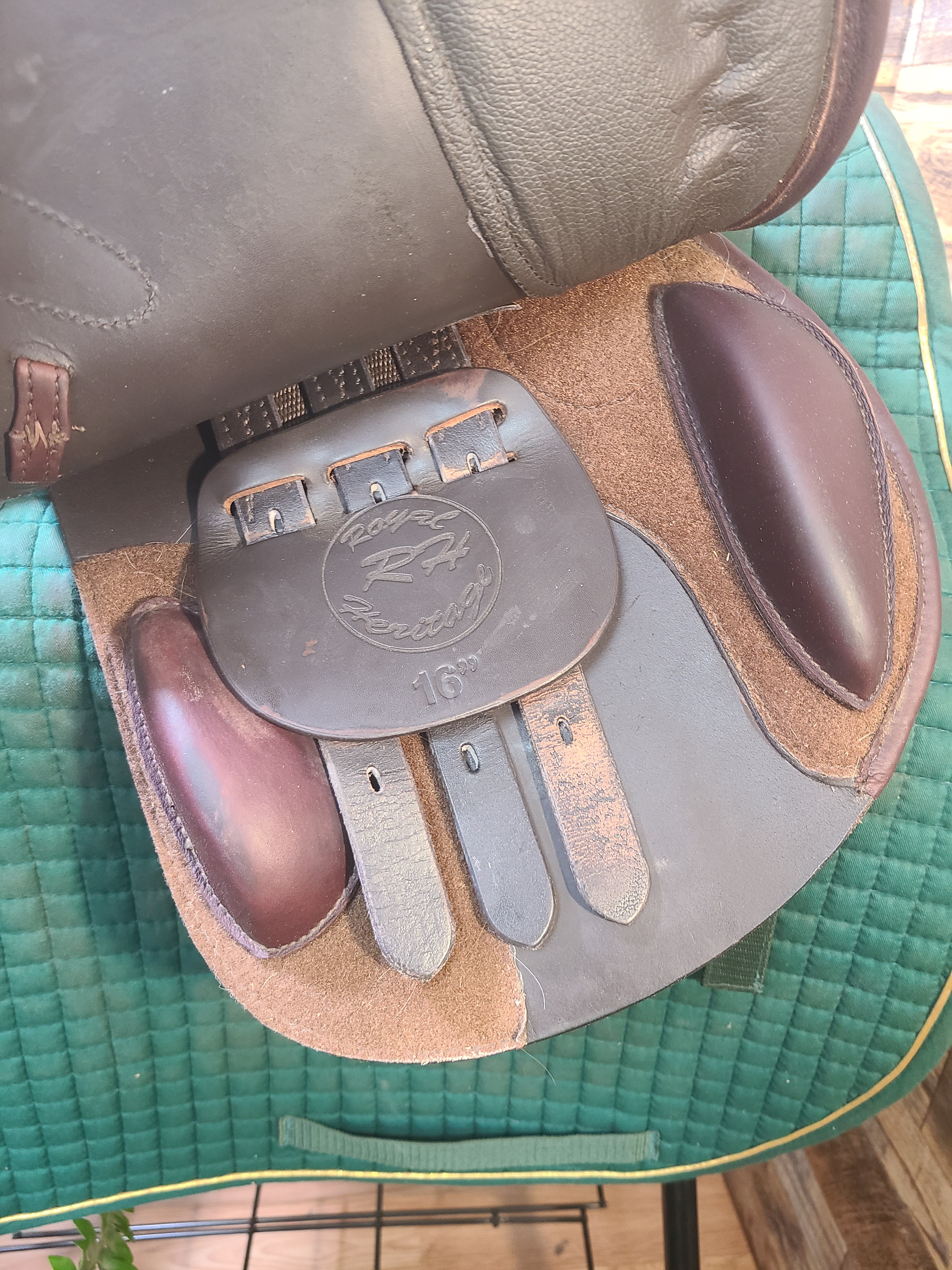 16" Royal Highness Merida Close Contact Saddle