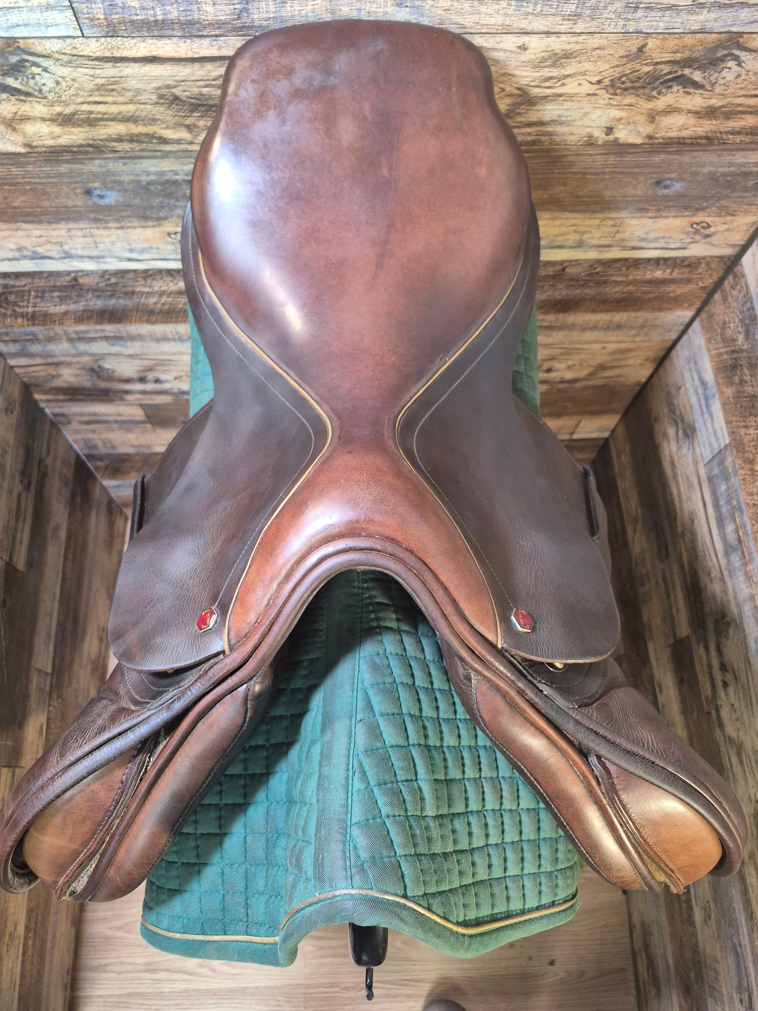 18" Albion Control Jump Saddle