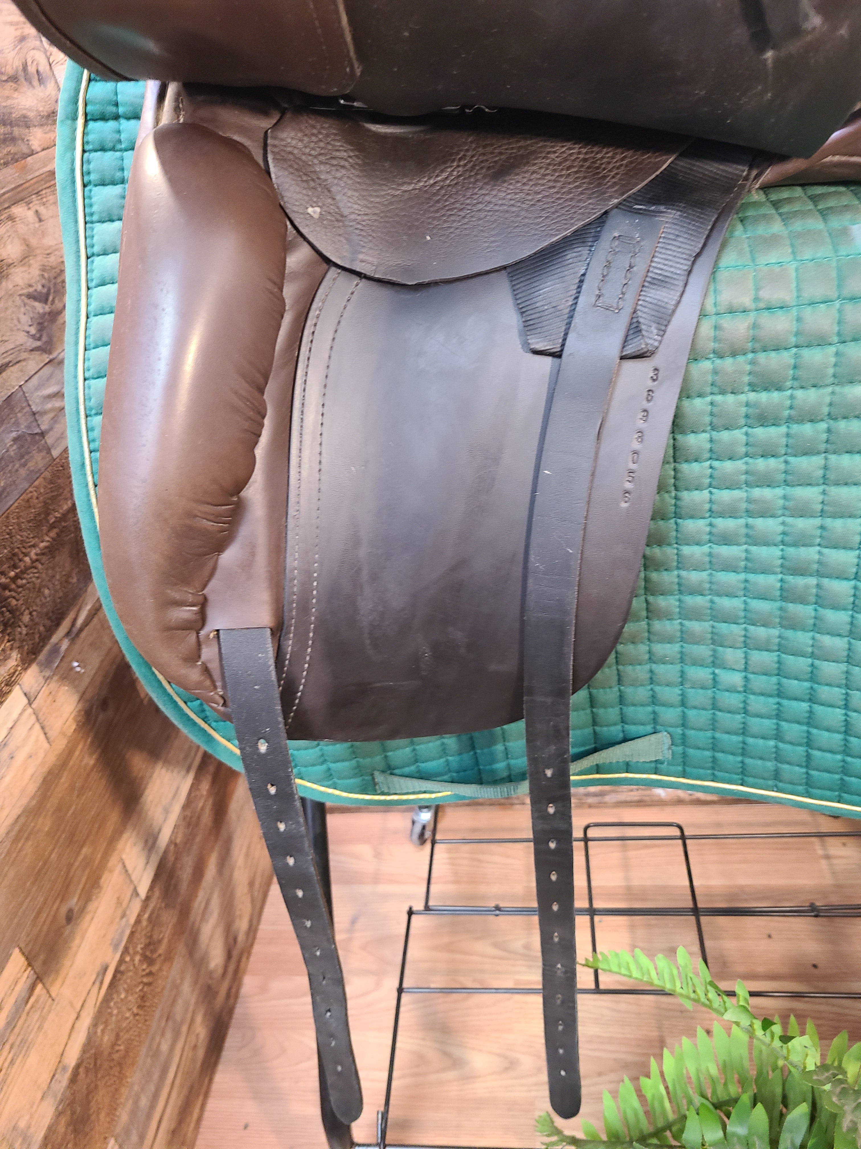 18" JRD Accord Dressage Saddle-BROWN