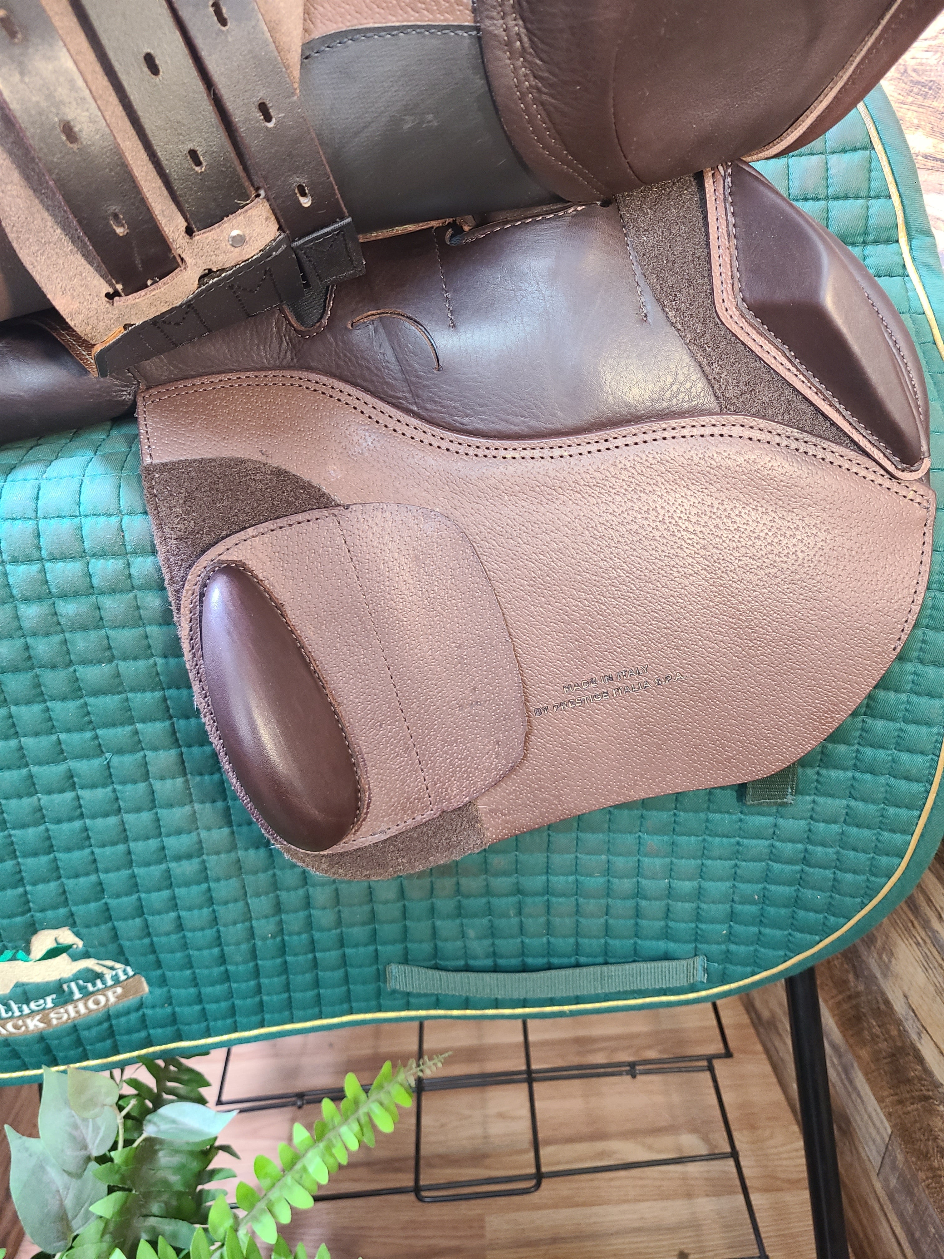 17.5" Prestige Rubino Close Contact Saddle (2024)